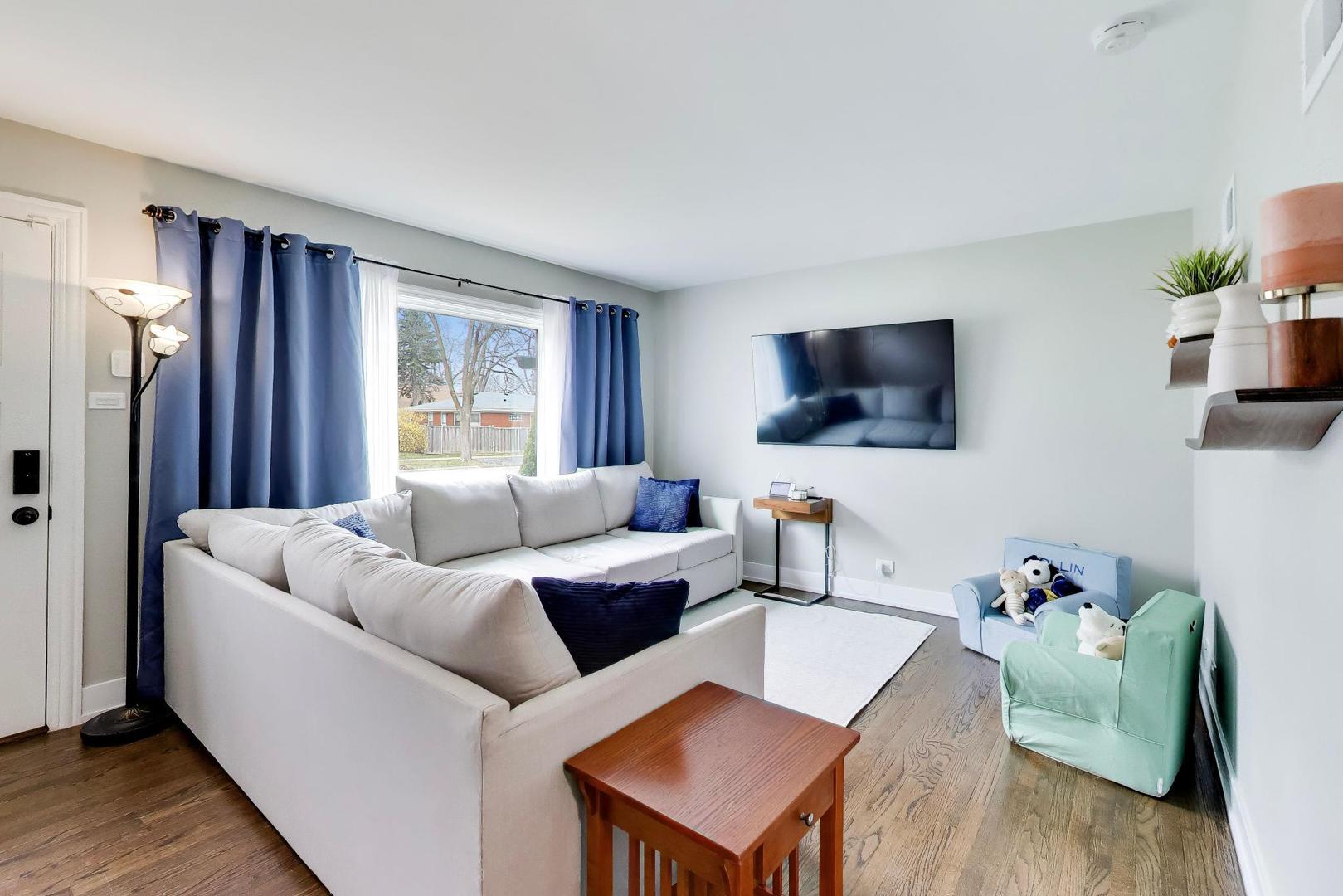 321 S Gilbert Avenue, La Grange, IL 60525