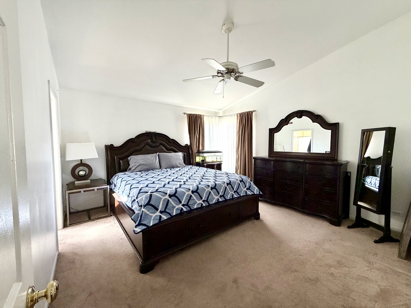 2123 Skylane Drive, Naperville, IL 60564