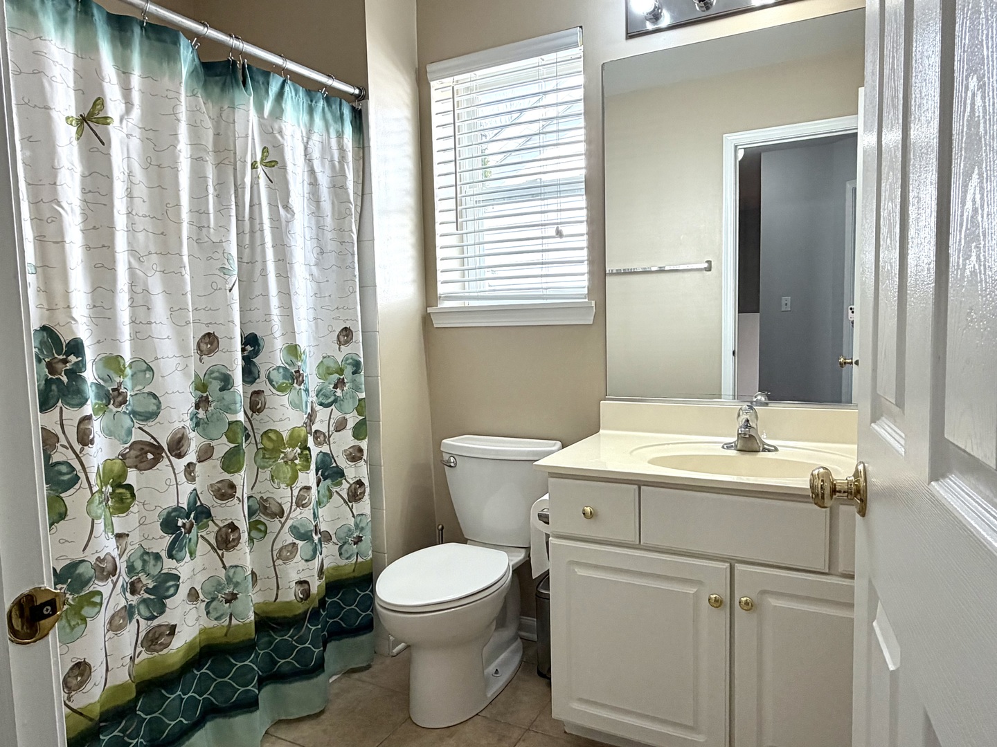 2123 Skylane Drive, Naperville, IL 60564