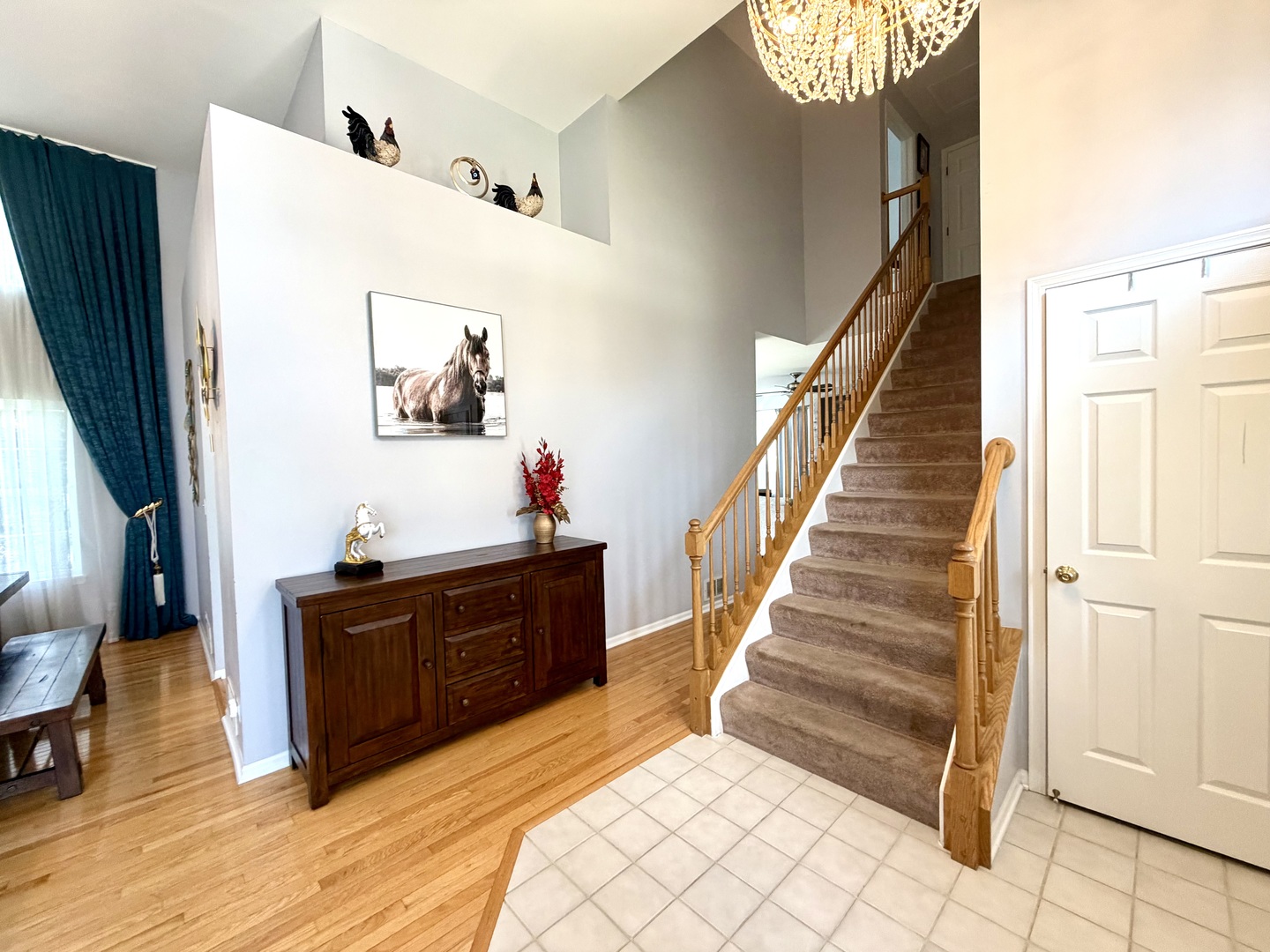 2123 Skylane Drive, Naperville, IL 60564