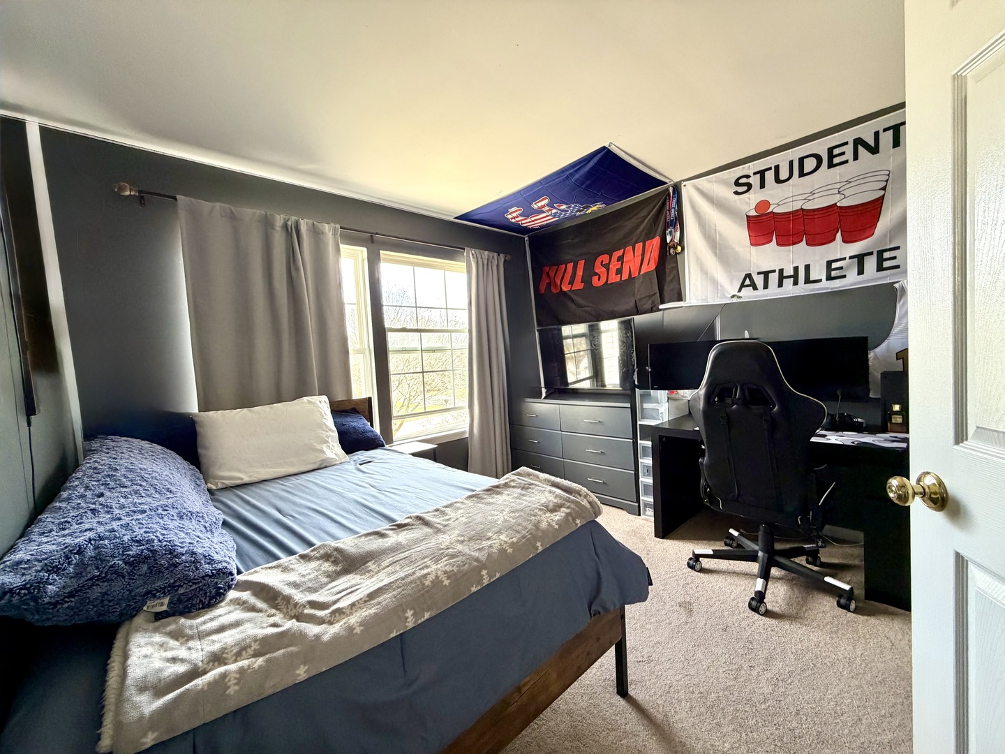 2123 Skylane Drive, Naperville, IL 60564