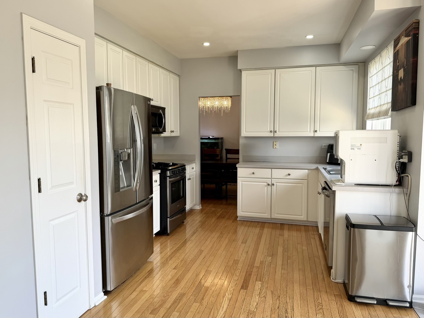 2123 Skylane Drive, Naperville, IL 60564