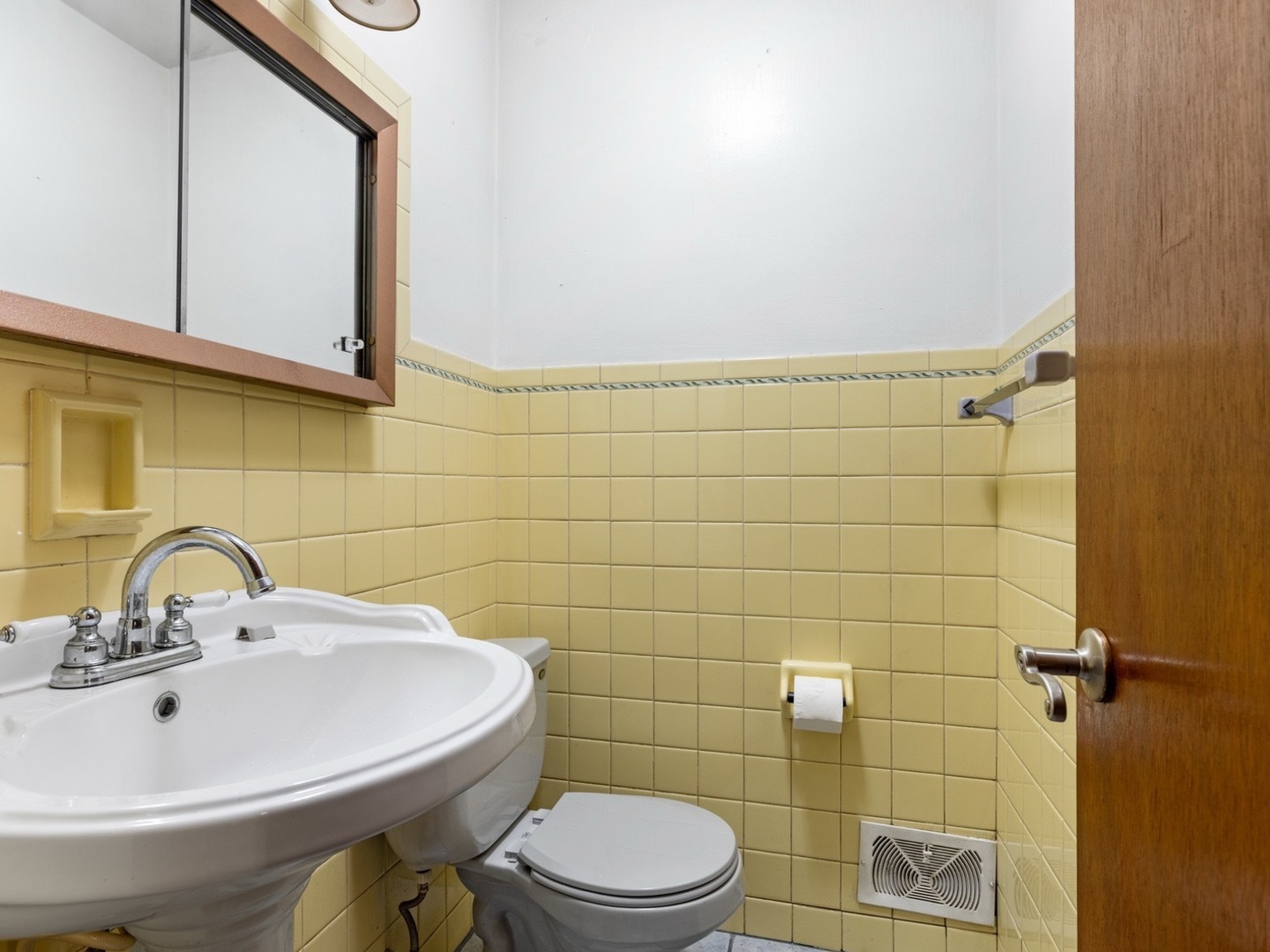 2916 School Street, Rockford, IL 61101