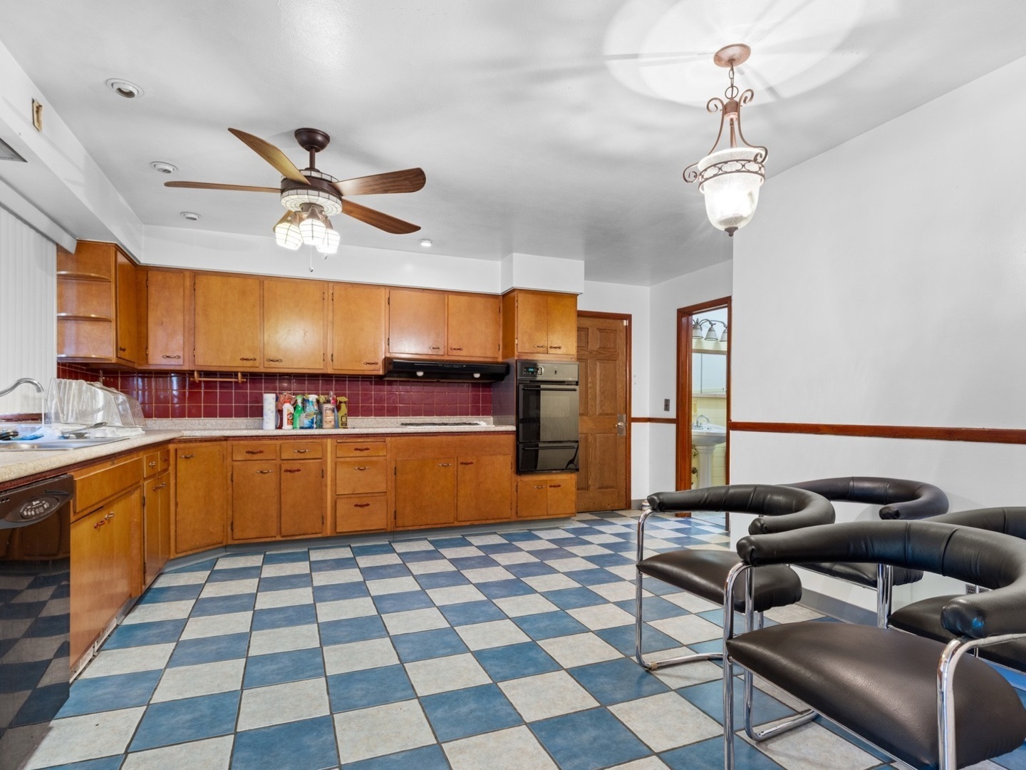 2916 School Street, Rockford, IL 61101