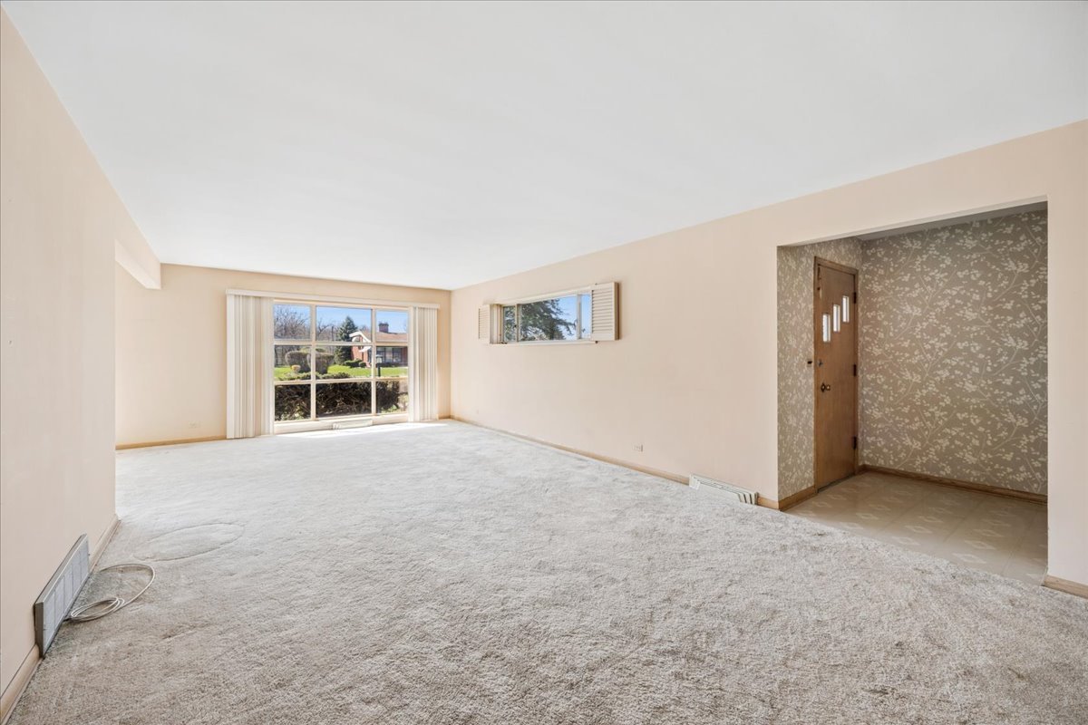 10406 Preston Street, Westchester, IL 60154