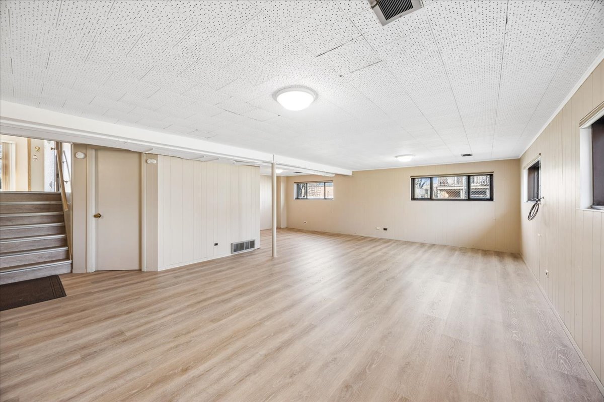 10406 Preston Street, Westchester, IL 60154