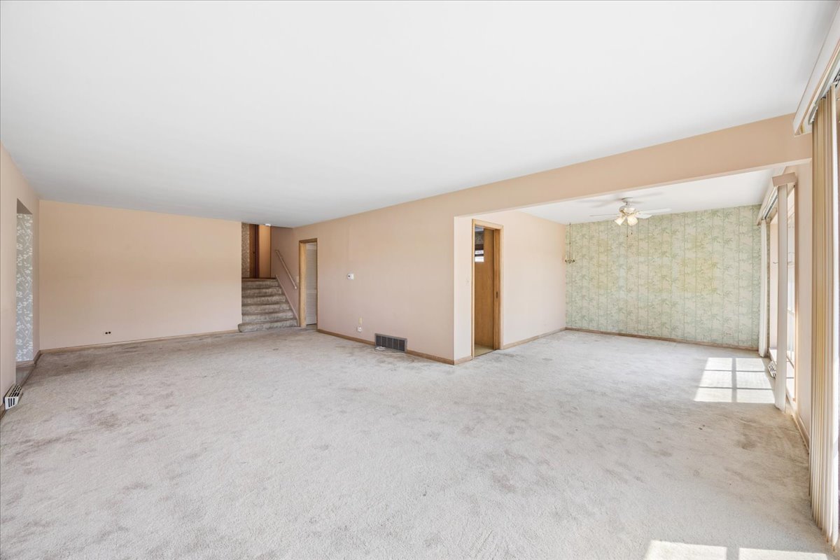 10406 Preston Street, Westchester, IL 60154