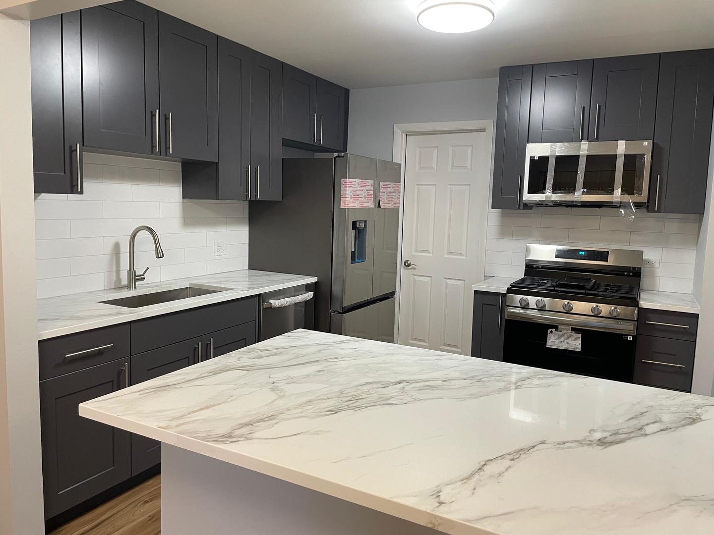287 Pembridge Lane #B2, Schaumburg, IL 60193
