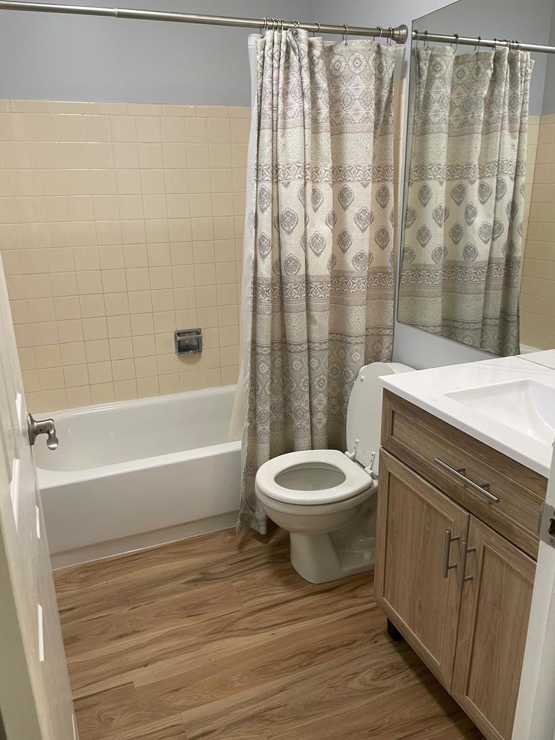287 Pembridge Lane #B2, Schaumburg, IL 60193