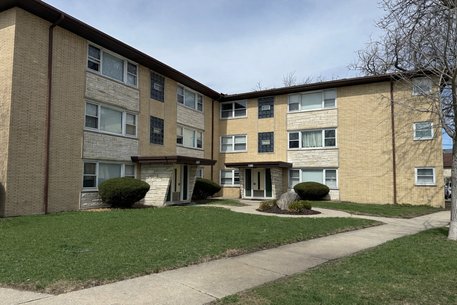 8304 W Forest Preserve Drive #3W, Chicago, IL 60634