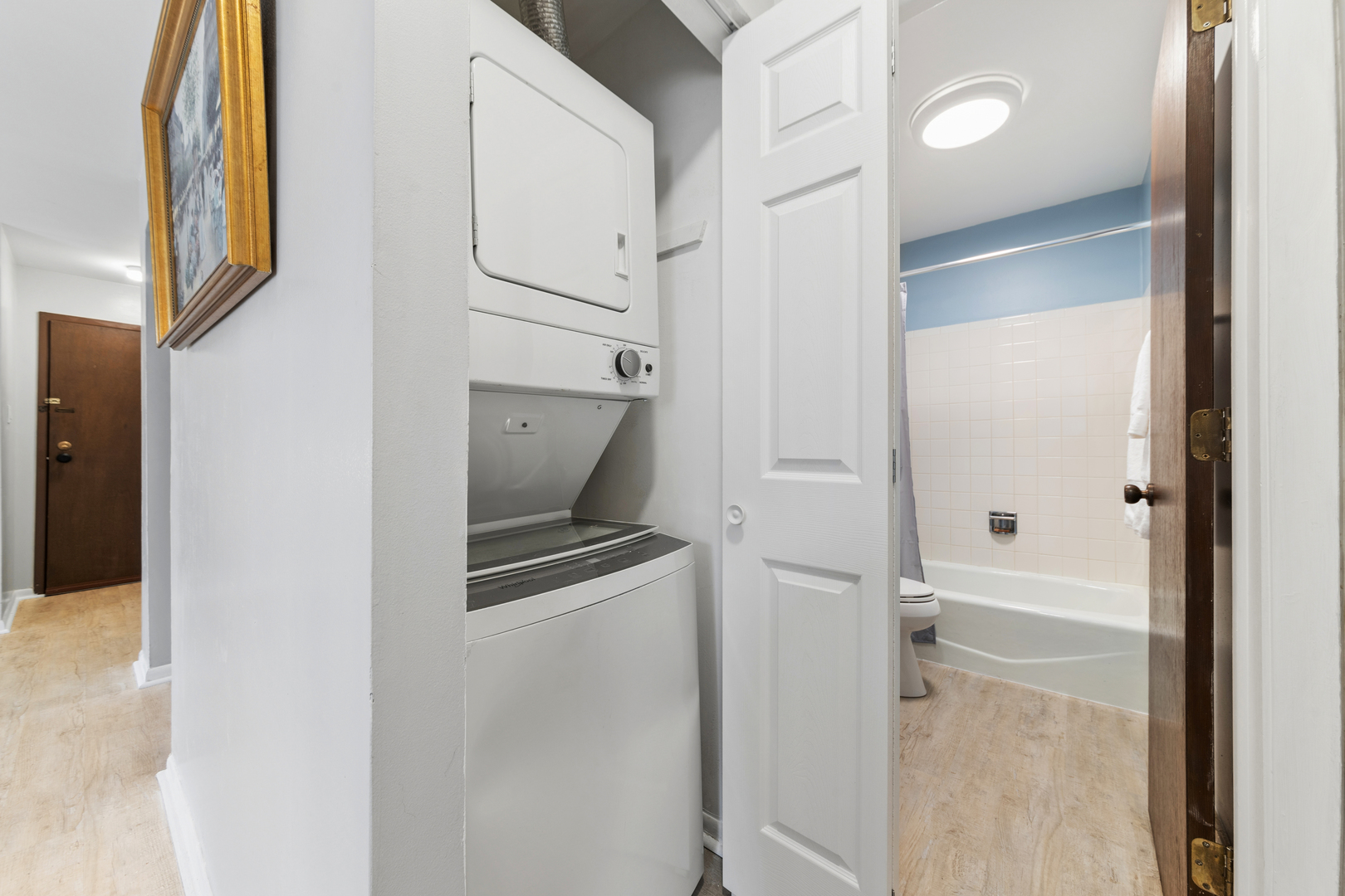 611 W Central Road #A4, Mount Prospect, IL 60056