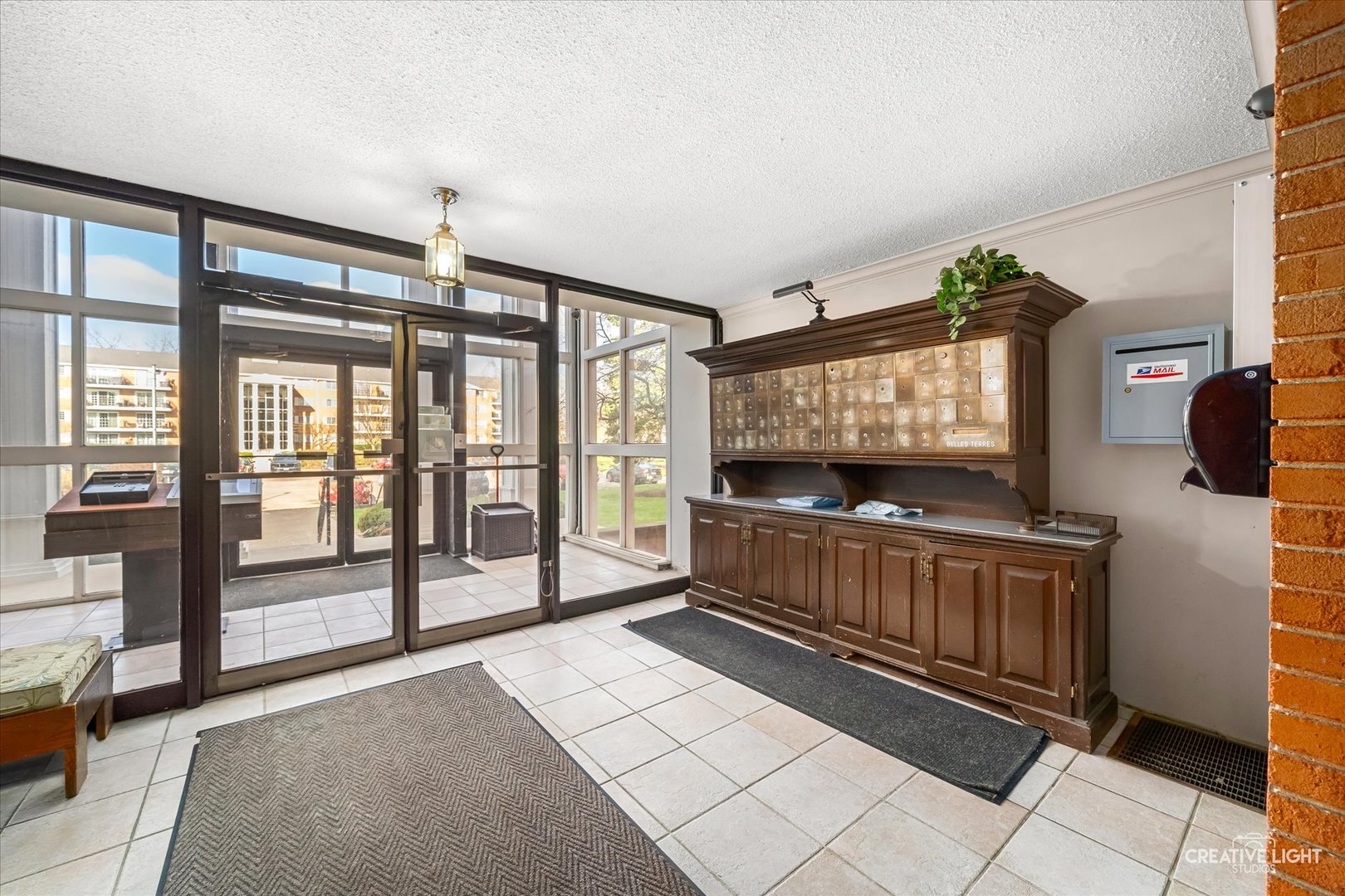 1050 N Farnsworth Avenue #403, Aurora, IL 60505