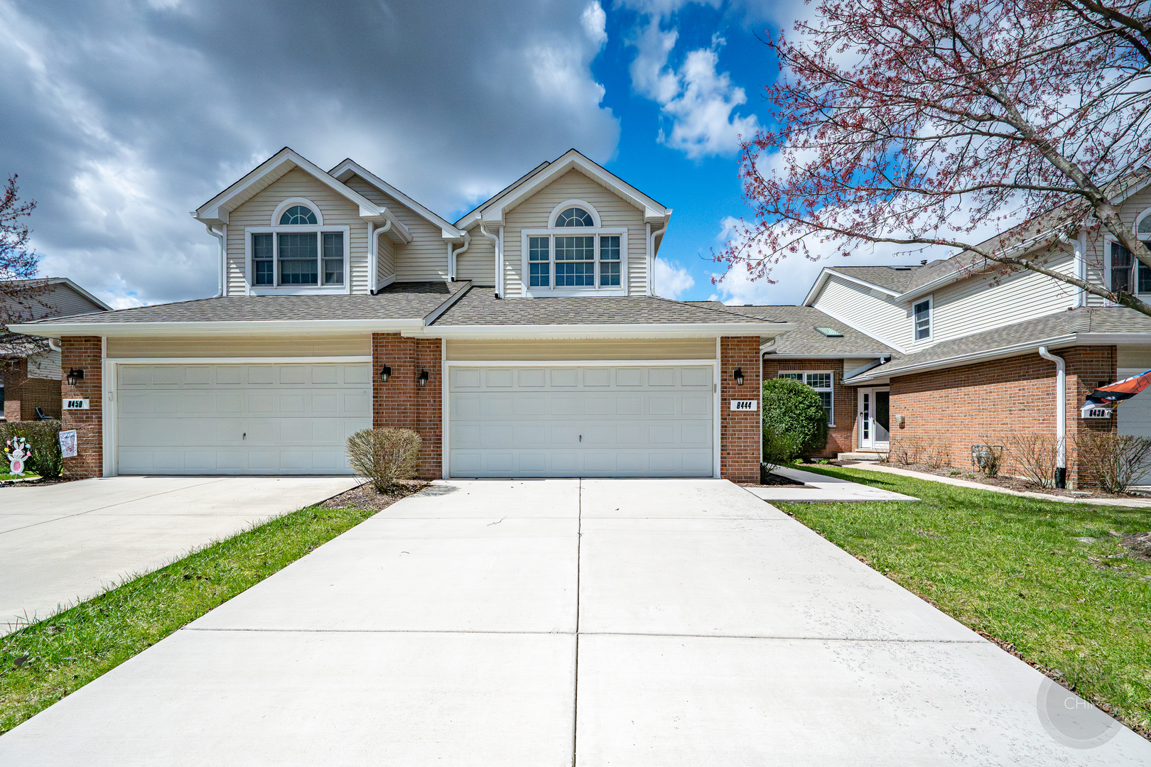 8444 Sandalwood Court, Darien, IL 60561