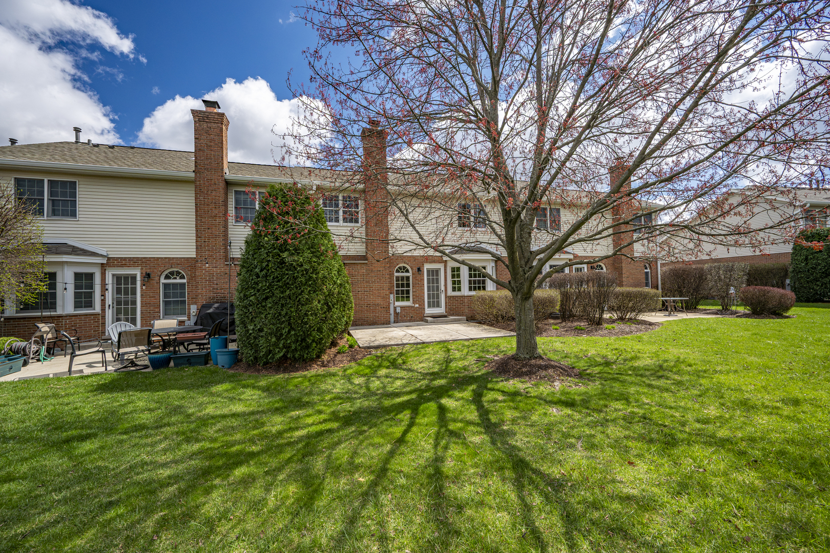 8444 Sandalwood Court, Darien, IL 60561