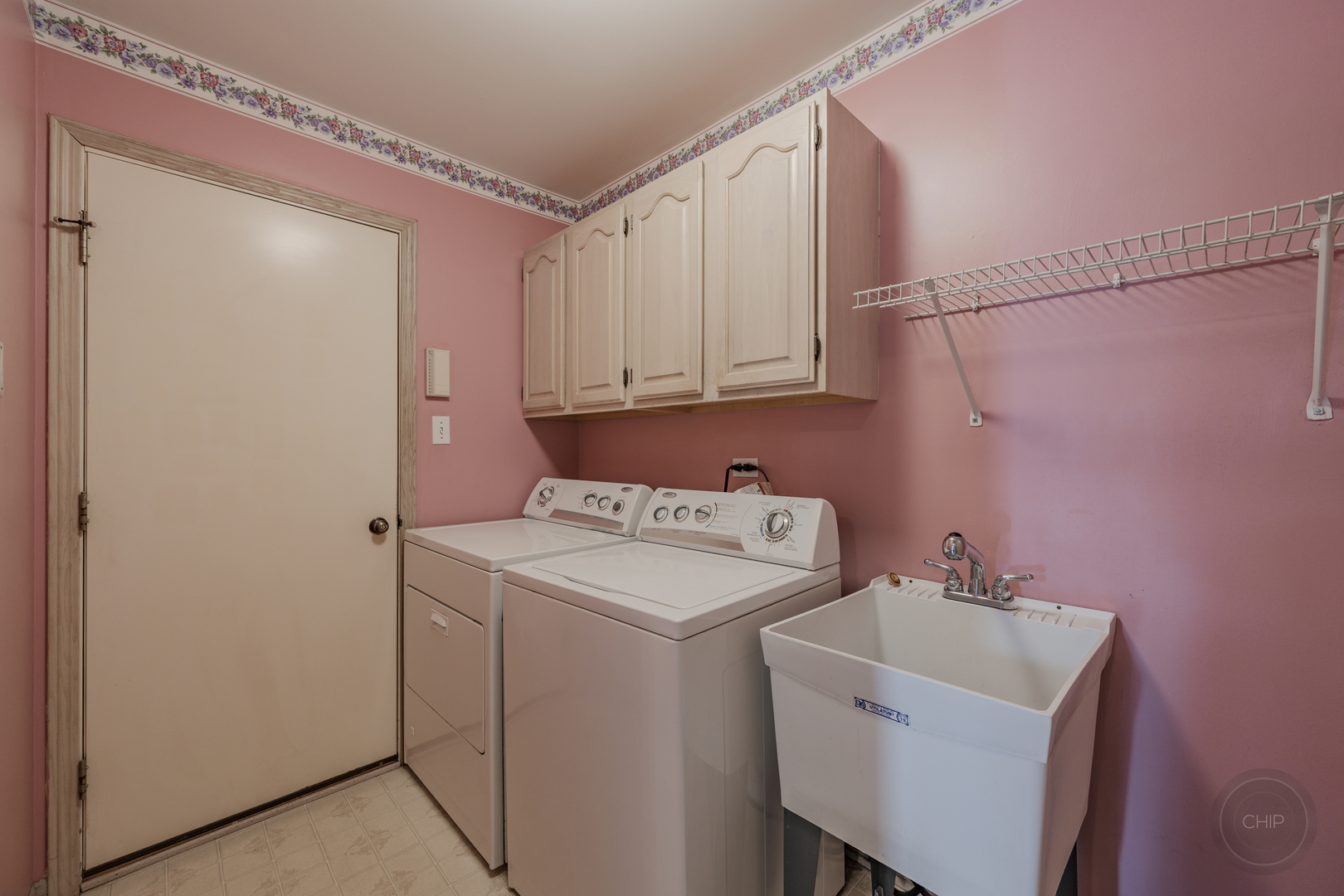 8444 Sandalwood Court, Darien, IL 60561