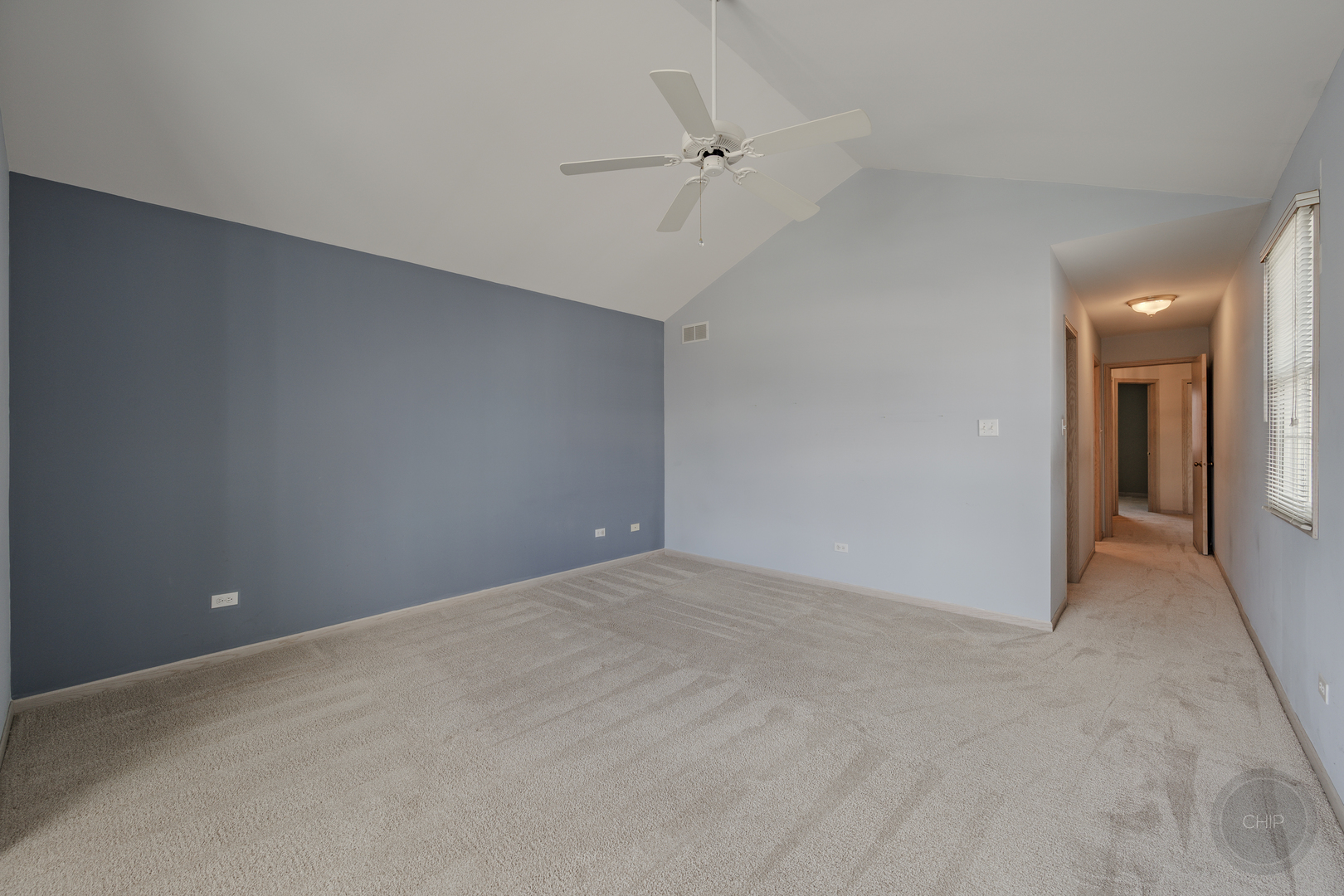 8444 Sandalwood Court, Darien, IL 60561