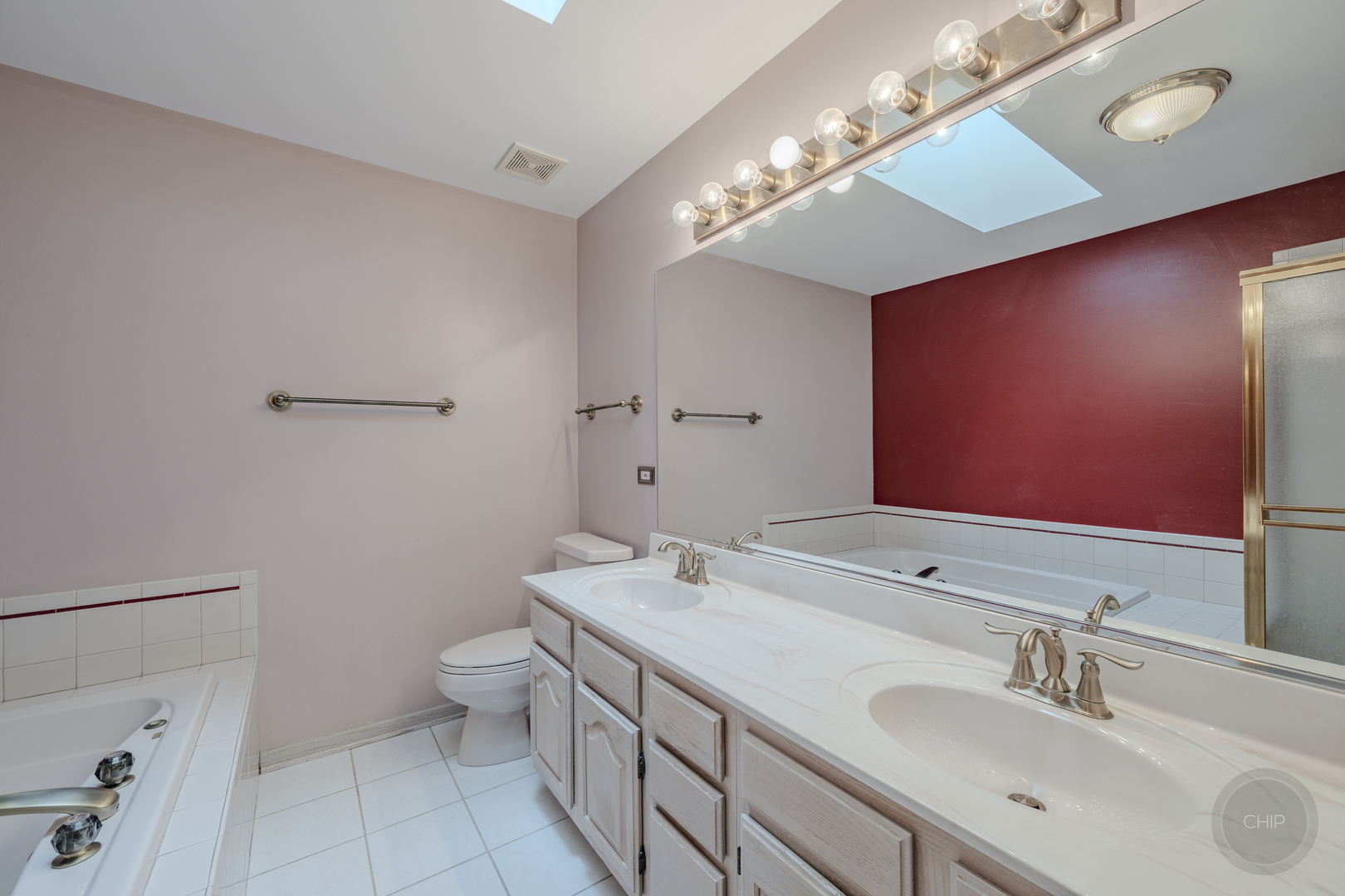 8444 Sandalwood Court, Darien, IL 60561