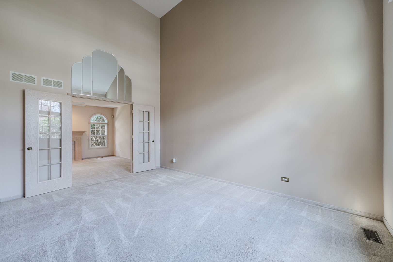 8444 Sandalwood Court, Darien, IL 60561