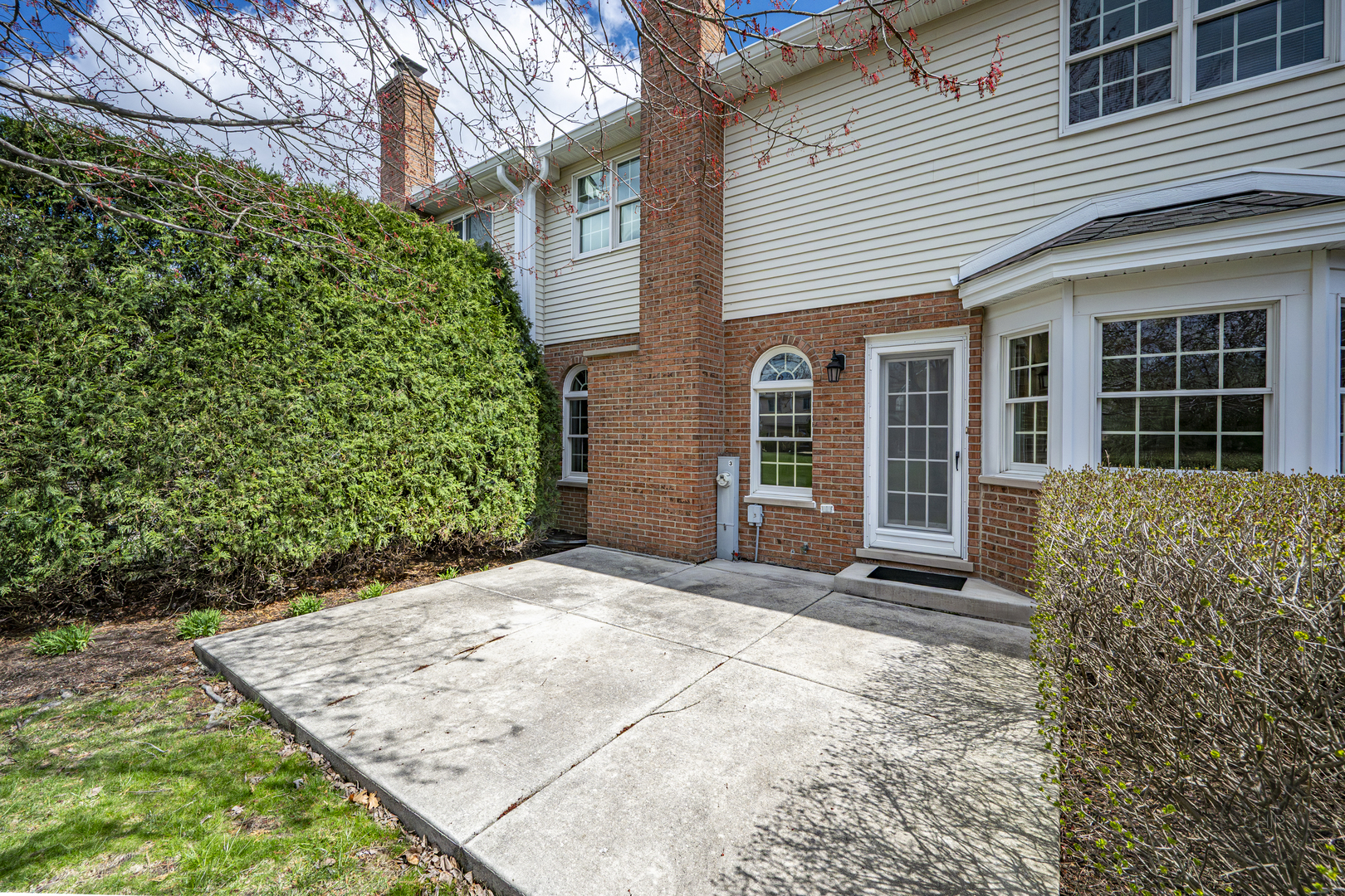 8444 Sandalwood Court, Darien, IL 60561