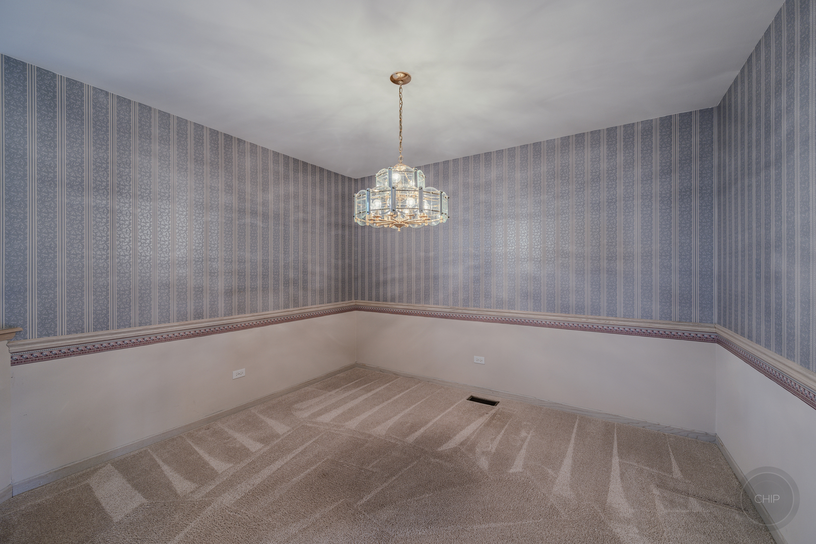 8444 Sandalwood Court, Darien, IL 60561