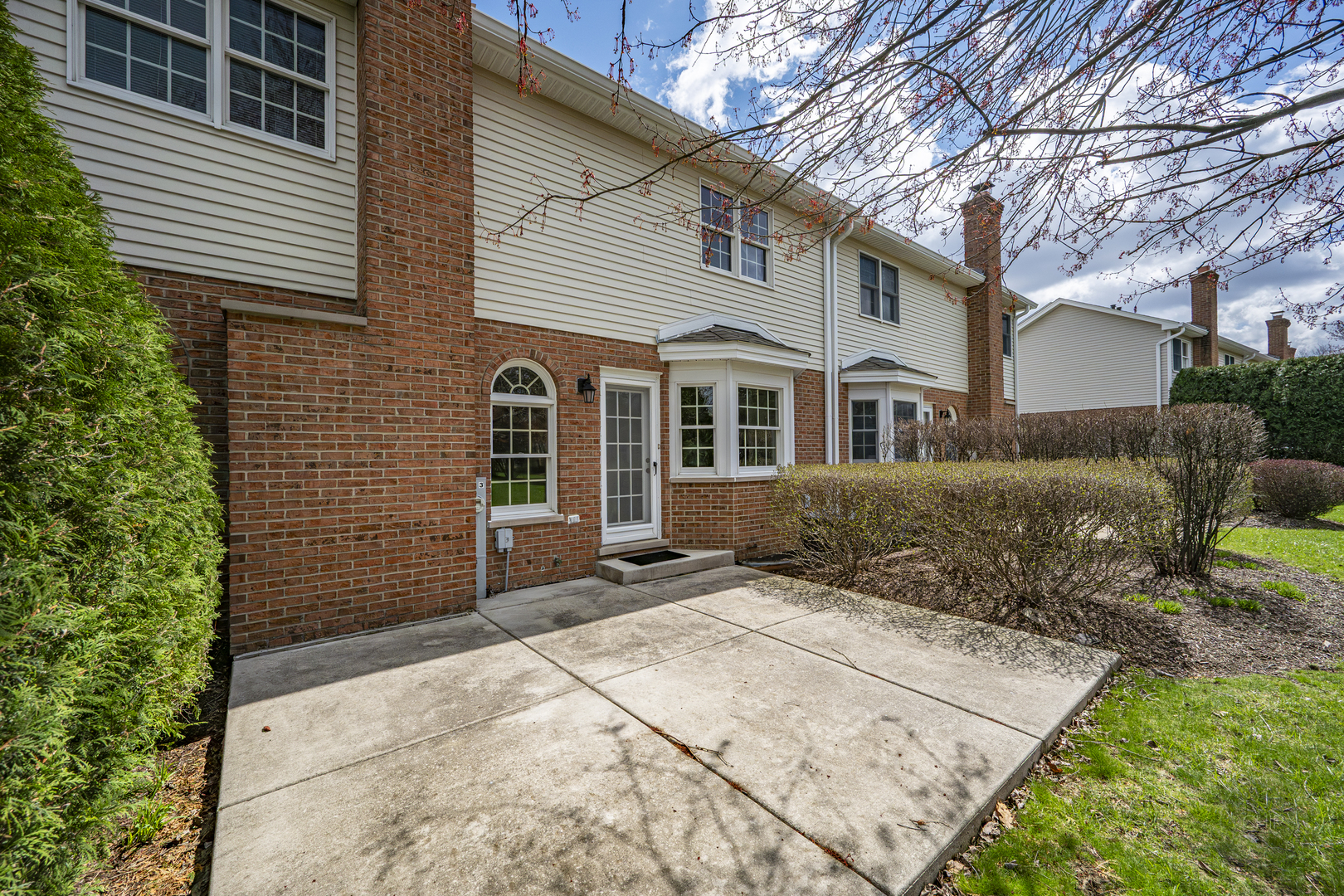 8444 Sandalwood Court, Darien, IL 60561