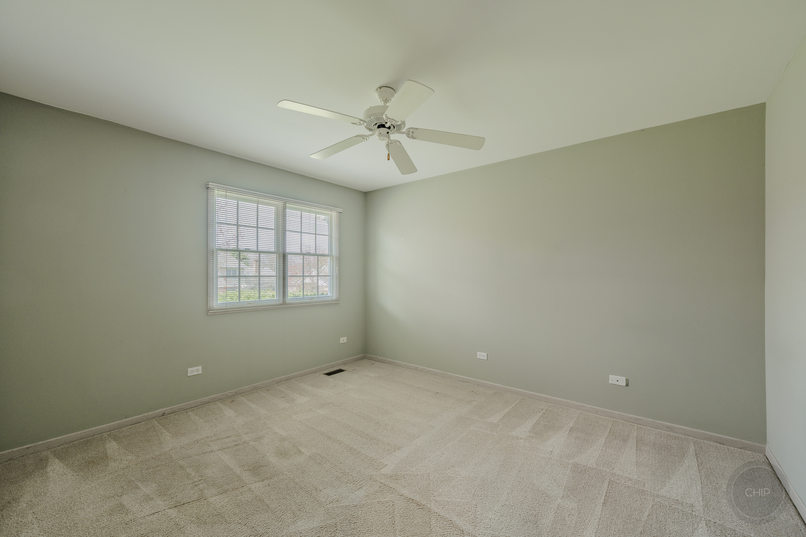 8444 Sandalwood Court, Darien, IL 60561