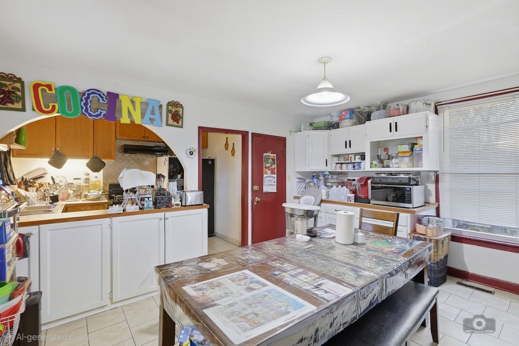 2144 Dewey Avenue, Evanston, IL 60201