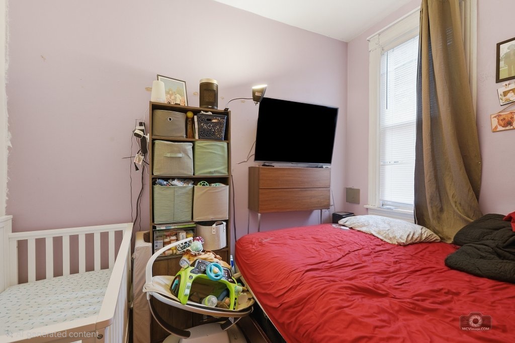 2144 Dewey Avenue, Evanston, IL 60201