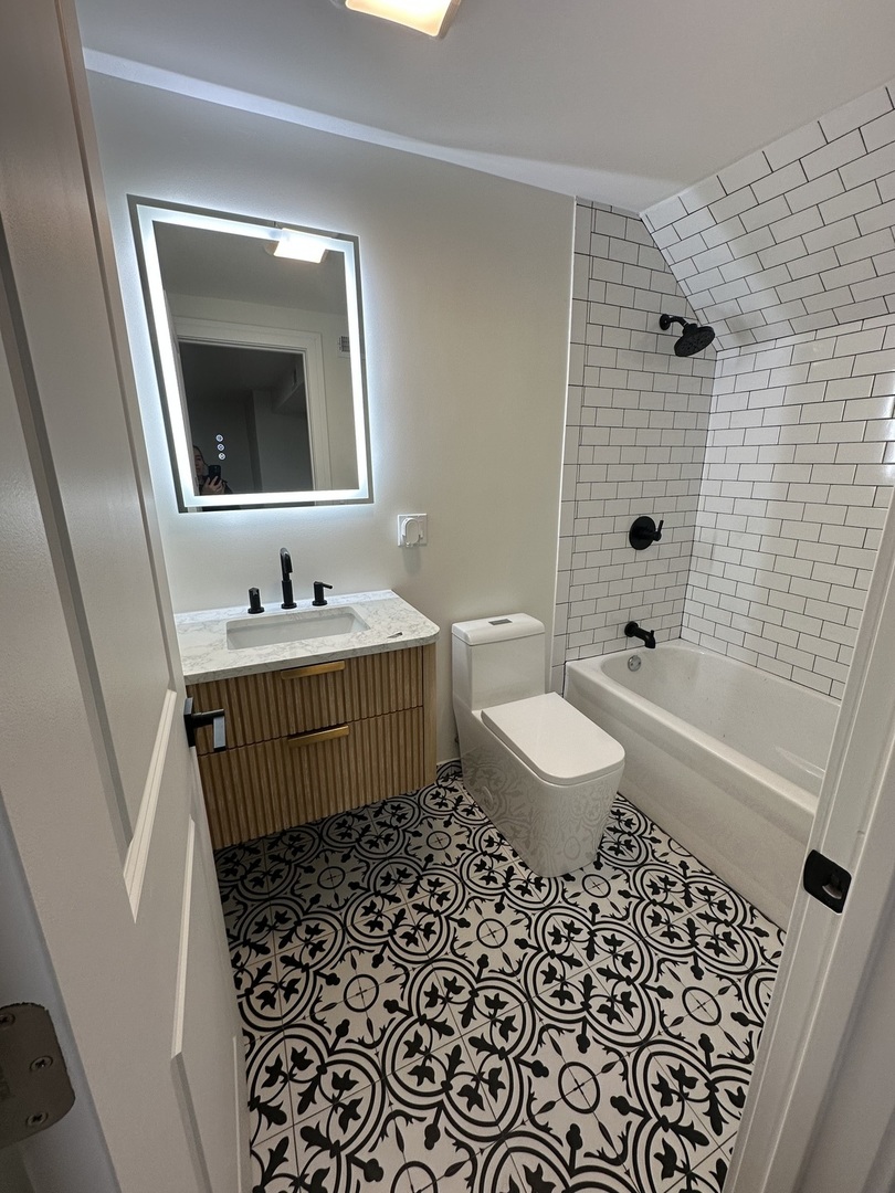 4845 W Congress Parkway, Chicago, IL 60644