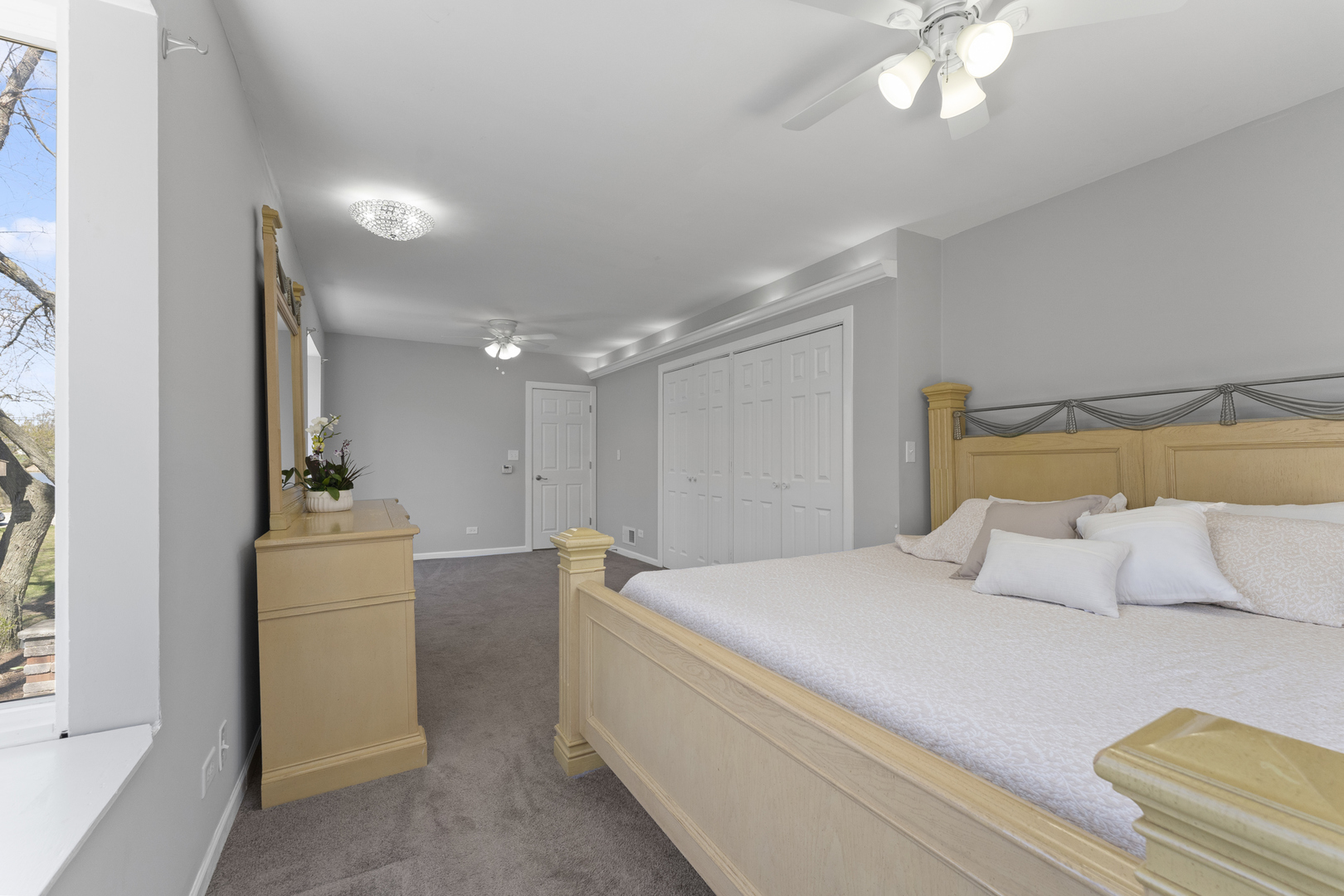 161 W Greenfield Avenue, Lombard, IL 60148