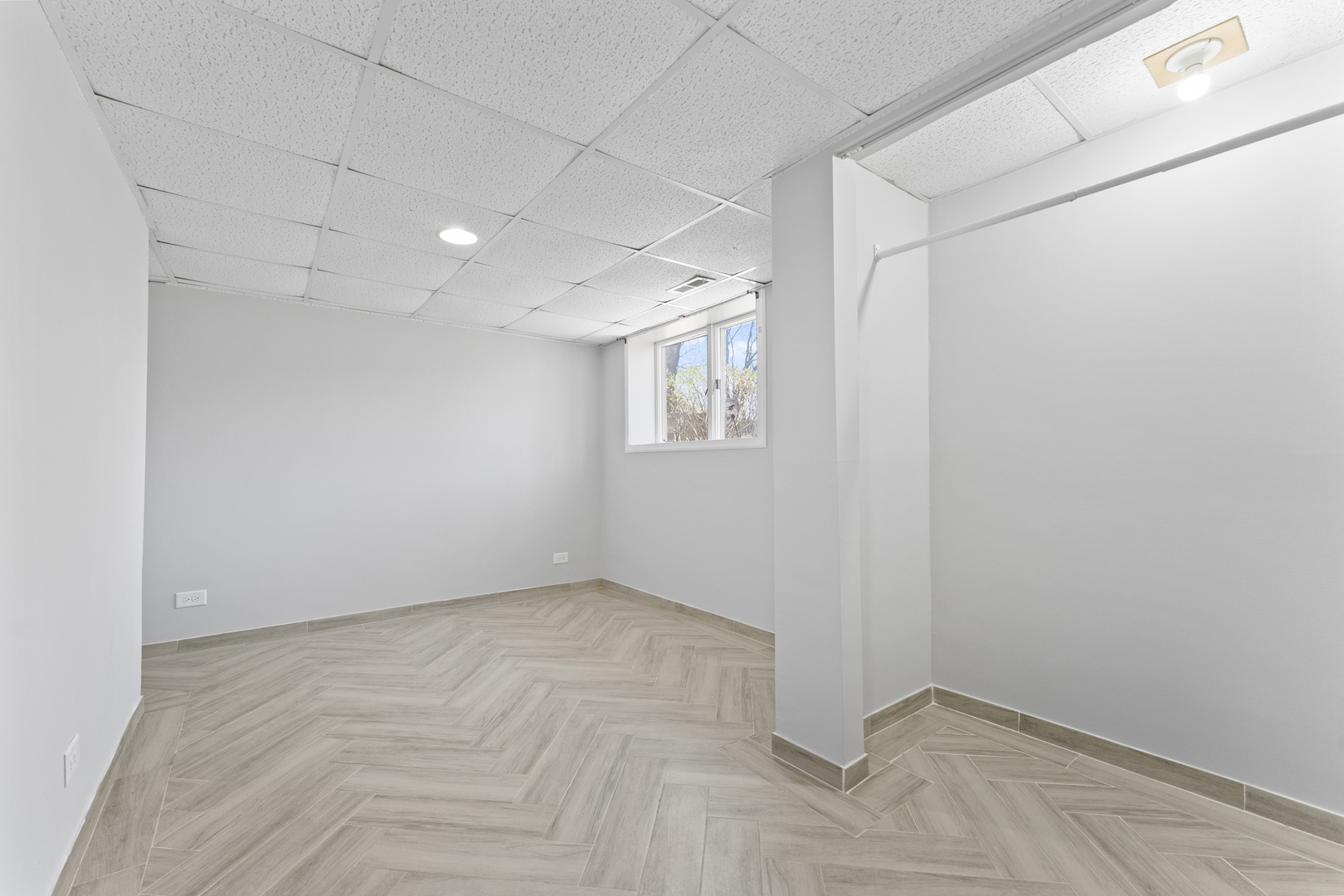 161 W Greenfield Avenue, Lombard, IL 60148