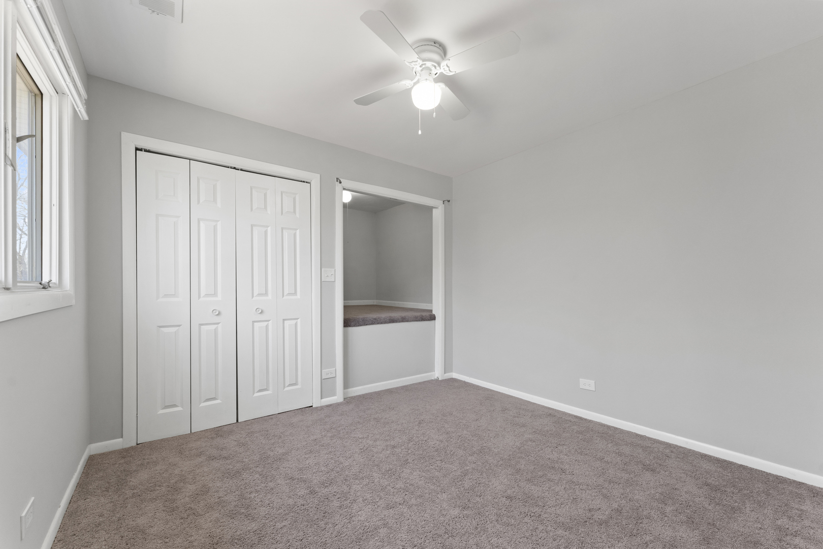 161 W Greenfield Avenue, Lombard, IL 60148