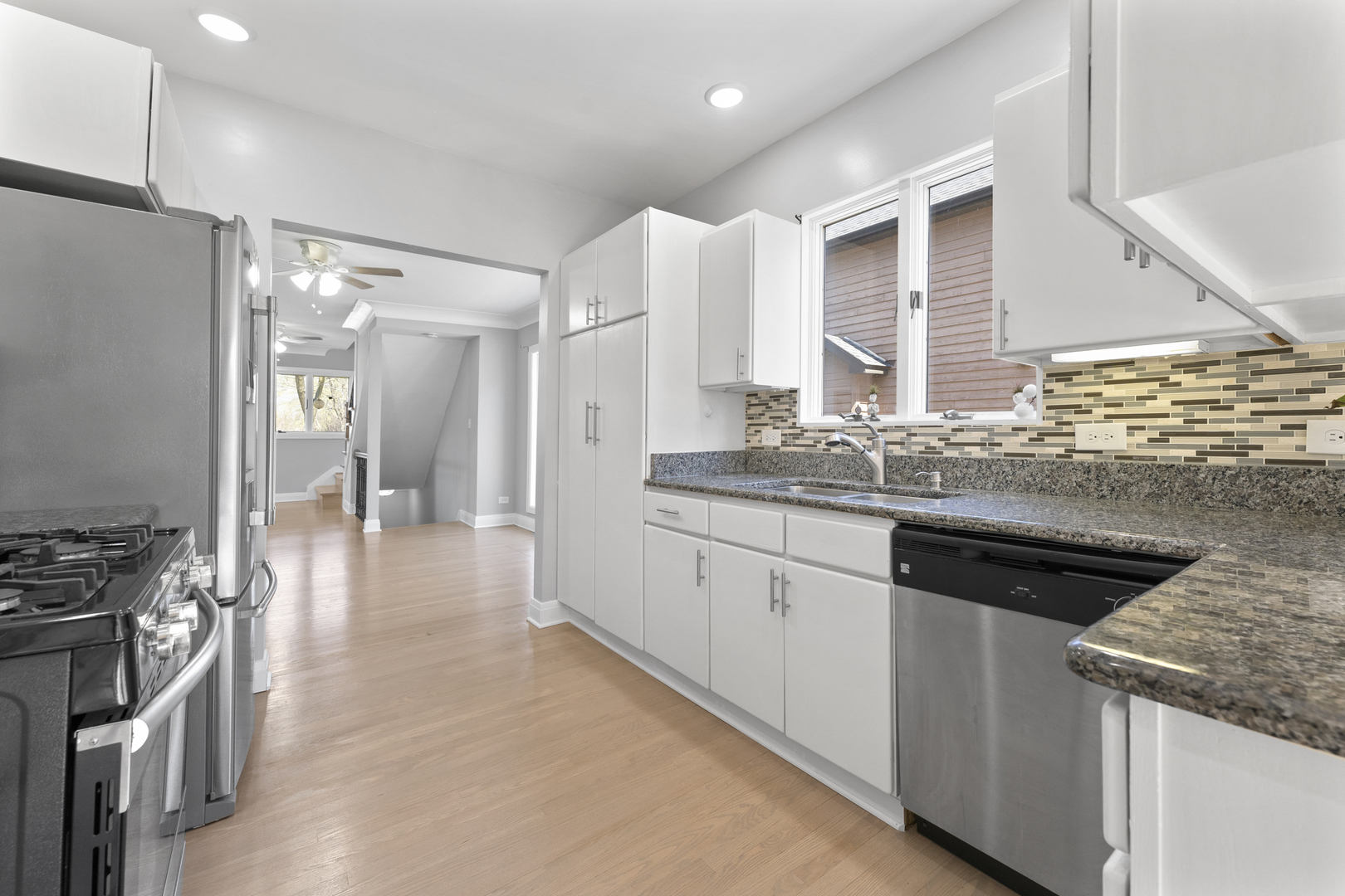 161 W Greenfield Avenue, Lombard, IL 60148