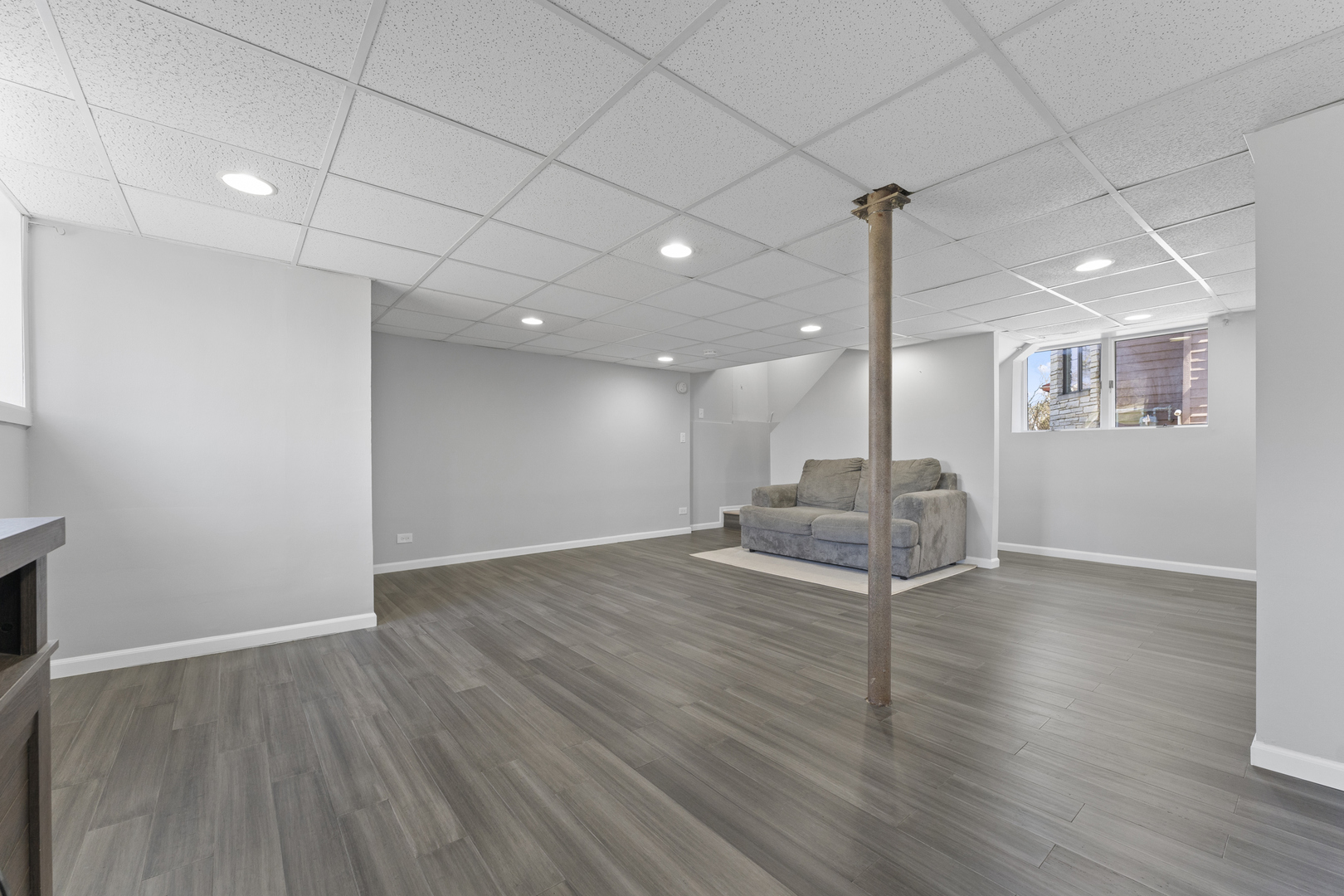 161 W Greenfield Avenue, Lombard, IL 60148