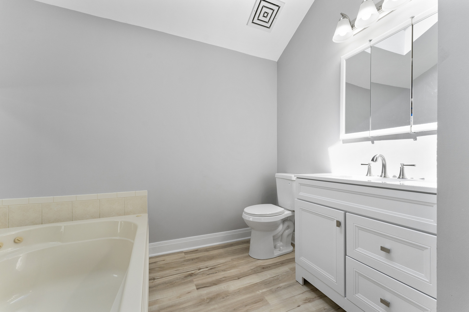 161 W Greenfield Avenue, Lombard, IL 60148