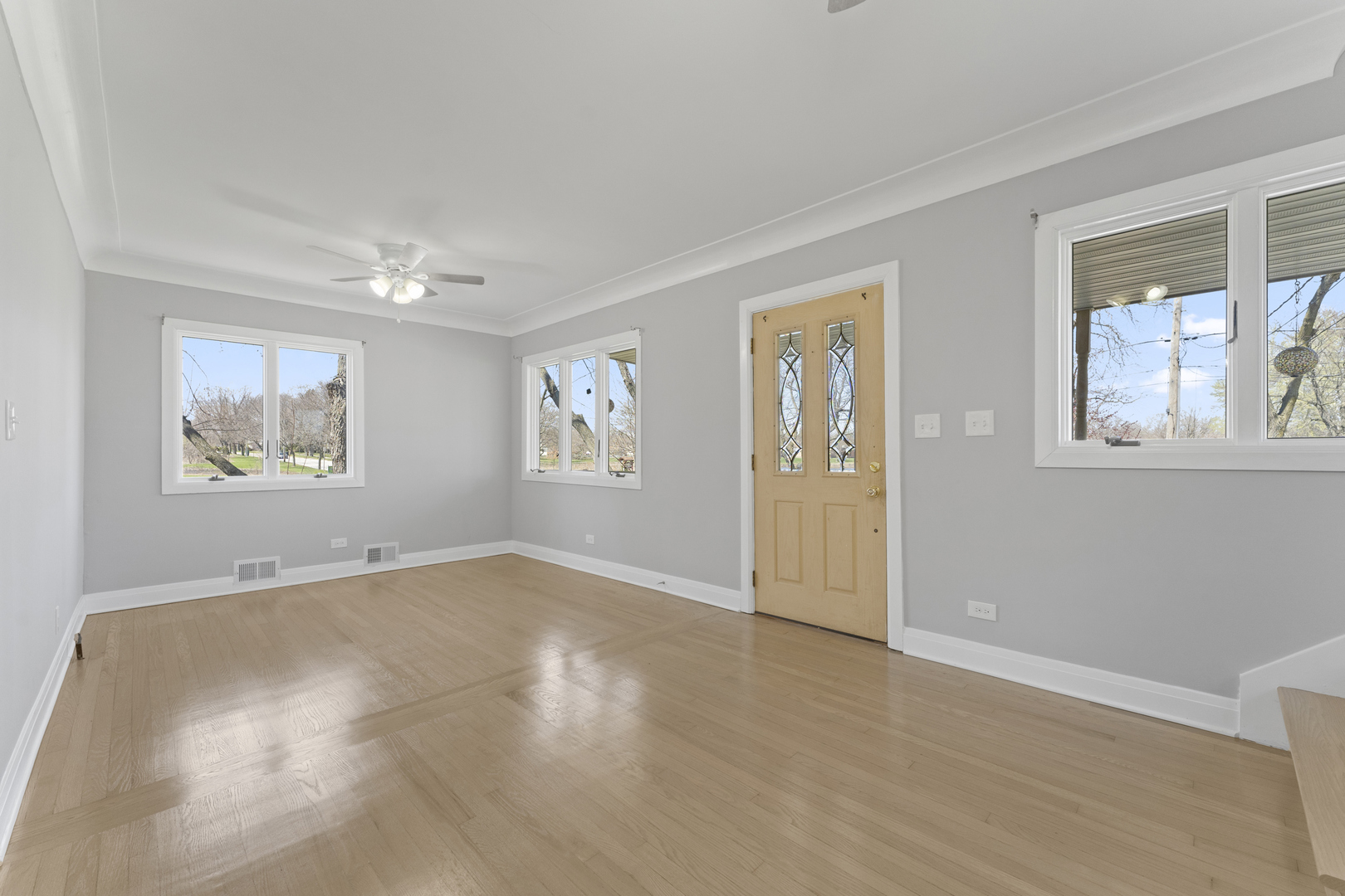 161 W Greenfield Avenue, Lombard, IL 60148