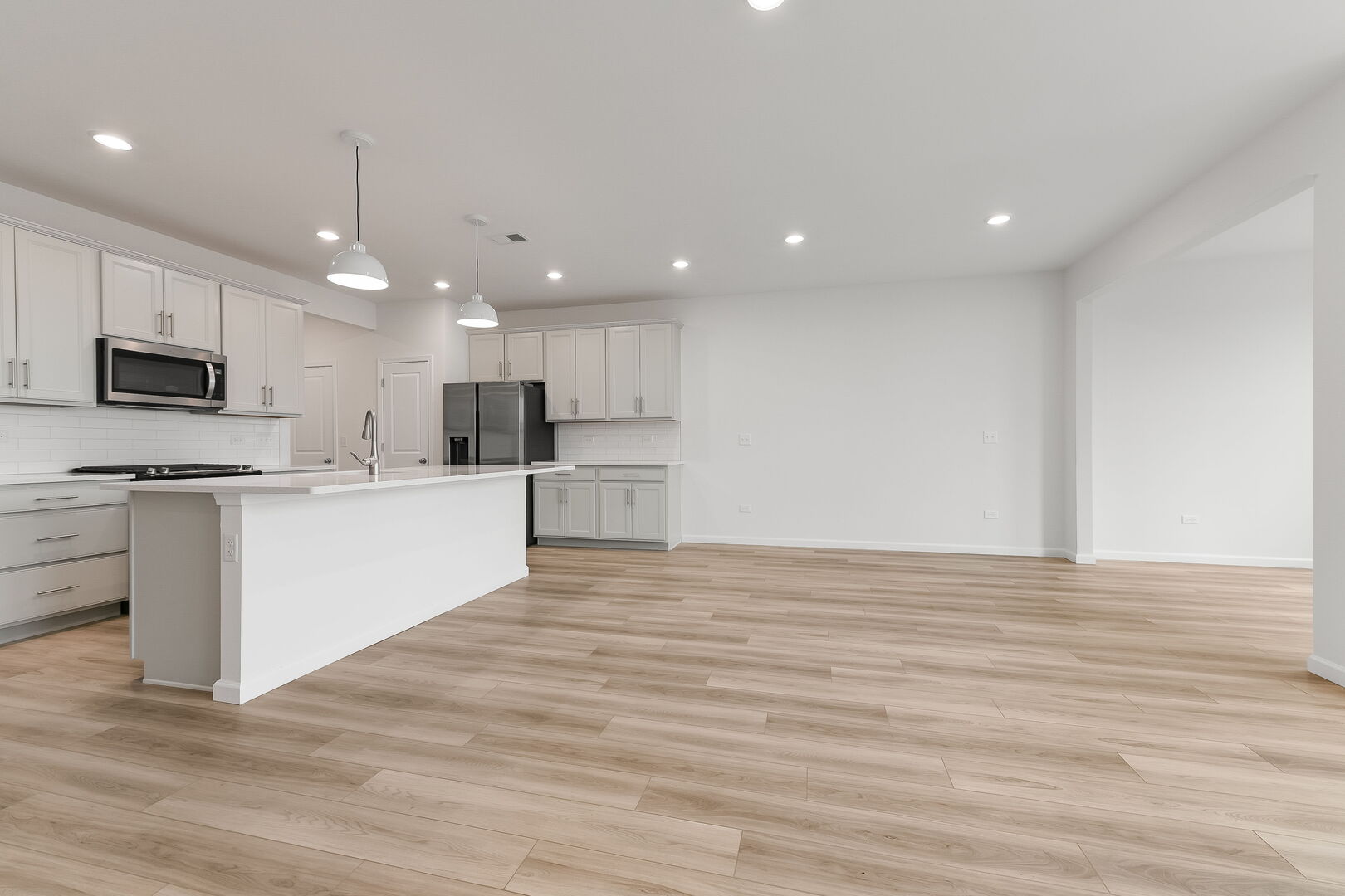 672 Switchgrass Way #58005, Bolingbrook, IL 60490