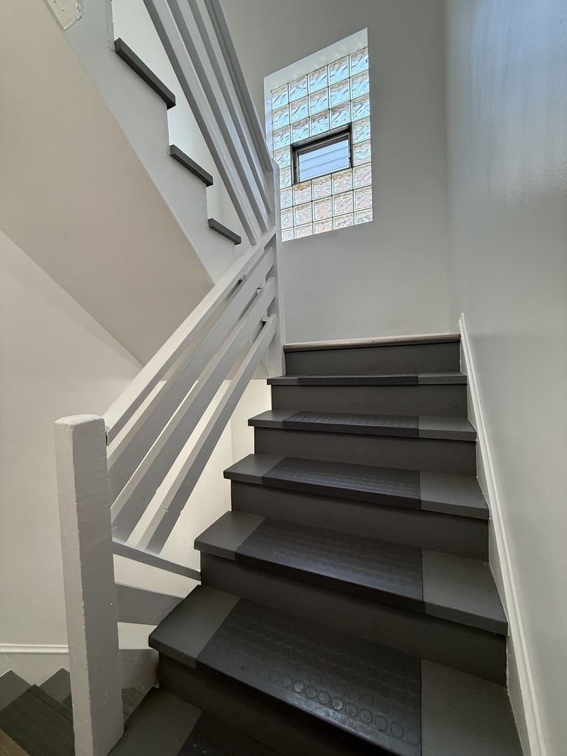 4342 WARREN Avenue, Hillside, IL 60162