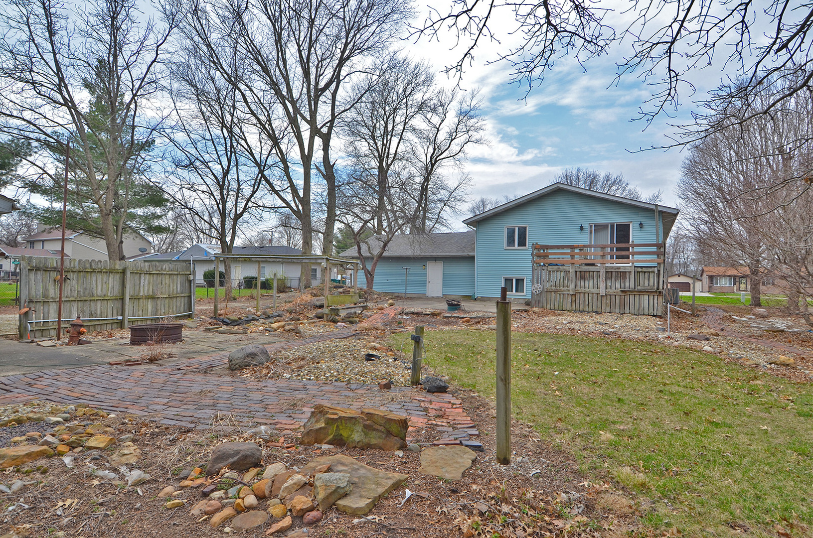 311 S Otter Creek Road, Streator, IL 61364