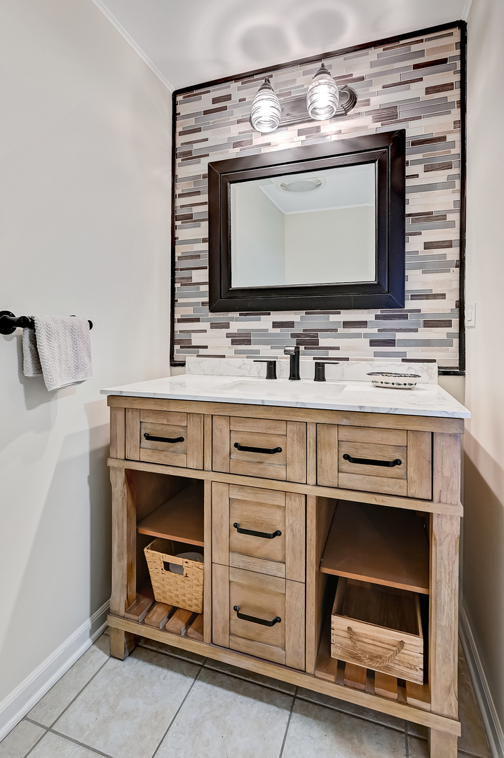 855 E 22nd Street #318, Lombard, IL 60148