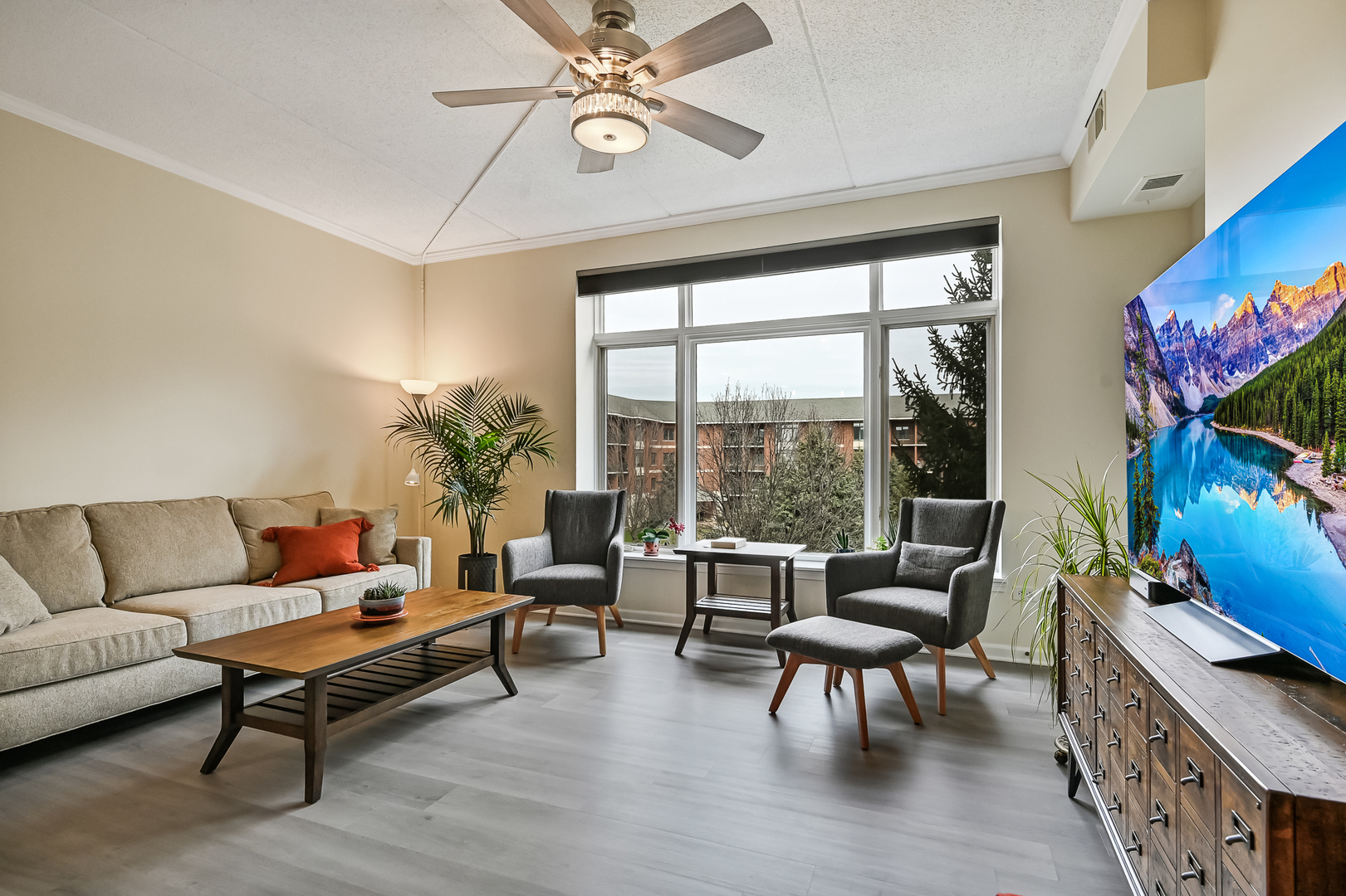 855 E 22nd Street #318, Lombard, IL 60148