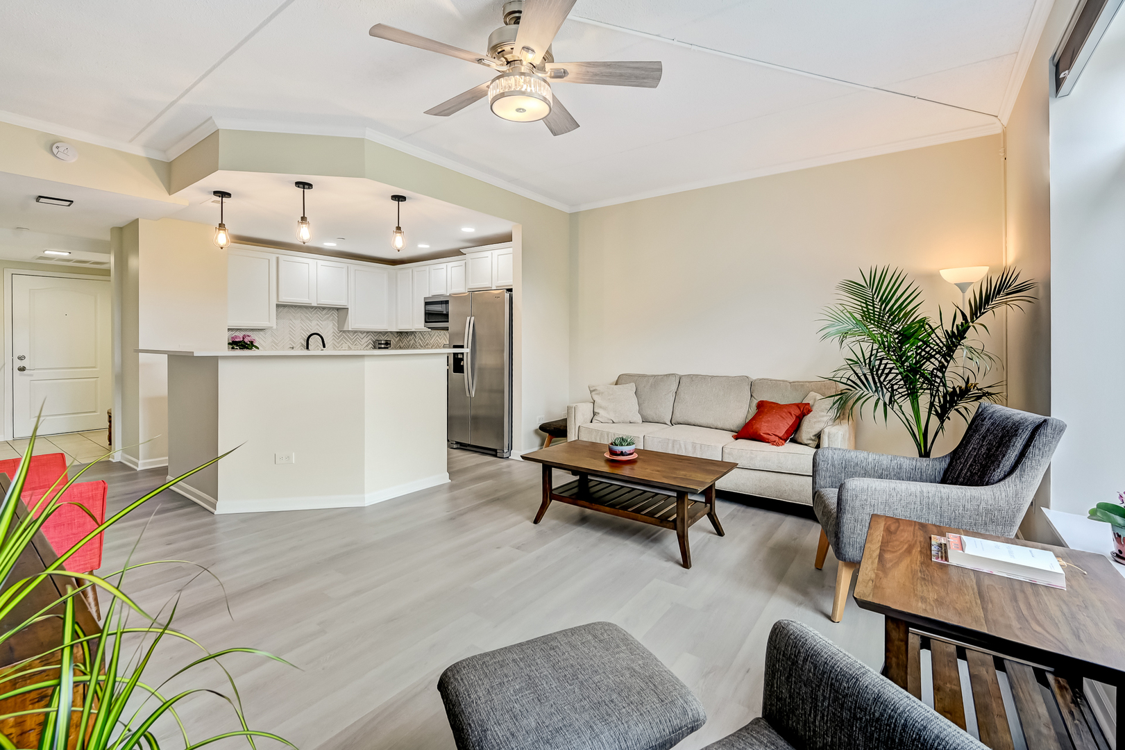 855 E 22nd Street #318, Lombard, IL 60148