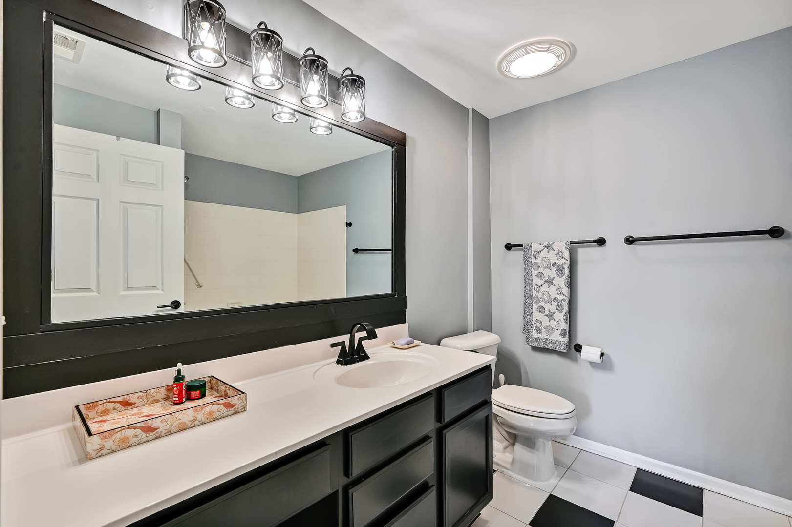 855 E 22nd Street #318, Lombard, IL 60148