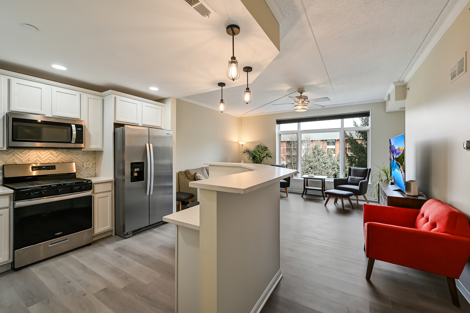 855 E 22nd Street #318, Lombard, IL 60148