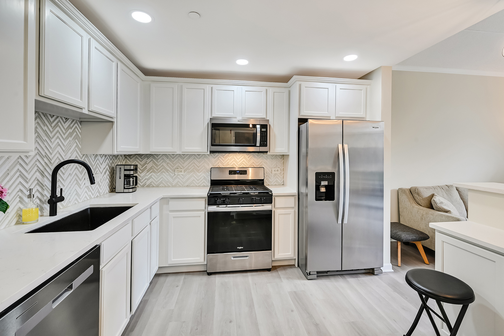 855 E 22nd Street #318, Lombard, IL 60148