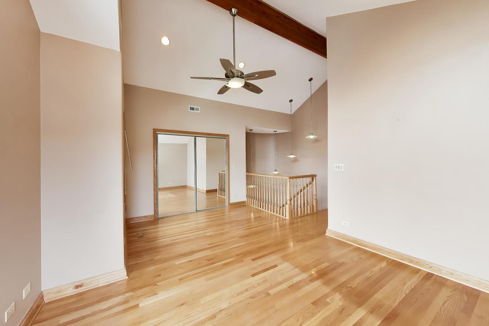 5731 S Newland Avenue, Chicago, IL 60638