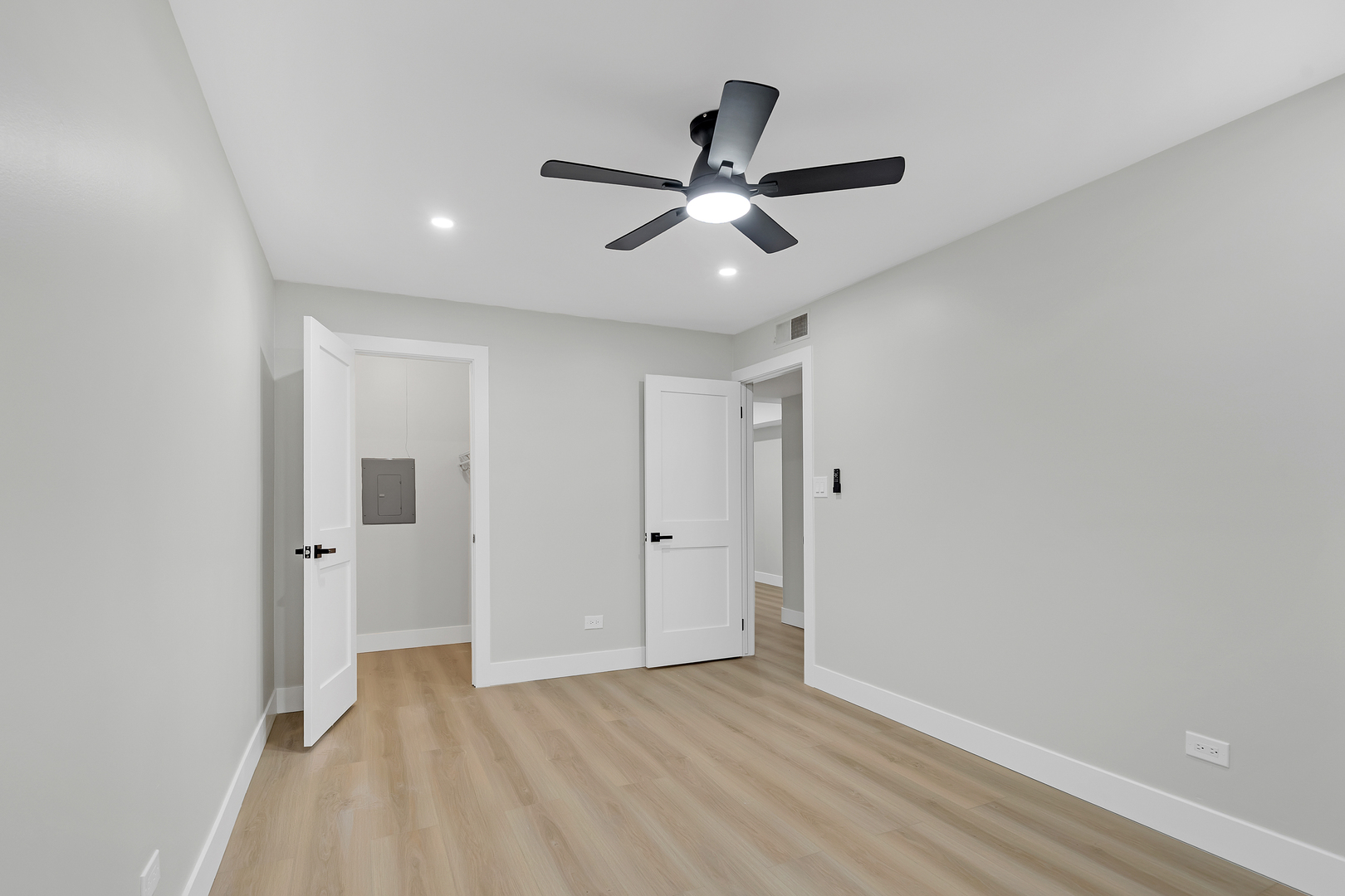 10347 Dearlove Road #302, Glenview, IL 60025