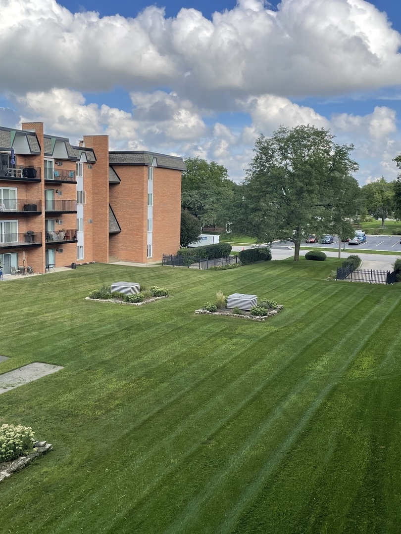 4225 Saratoga Avenue #311B, Downers Grove, IL 60515