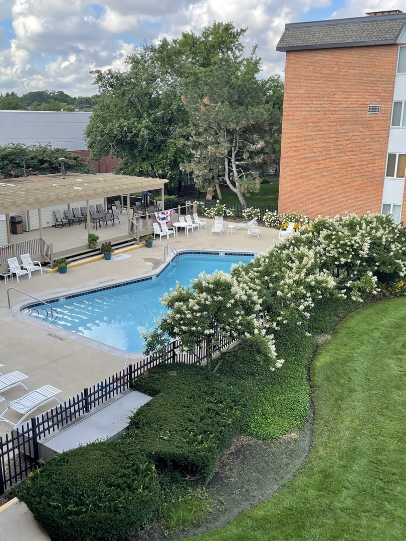 4225 Saratoga Avenue #311B, Downers Grove, IL 60515