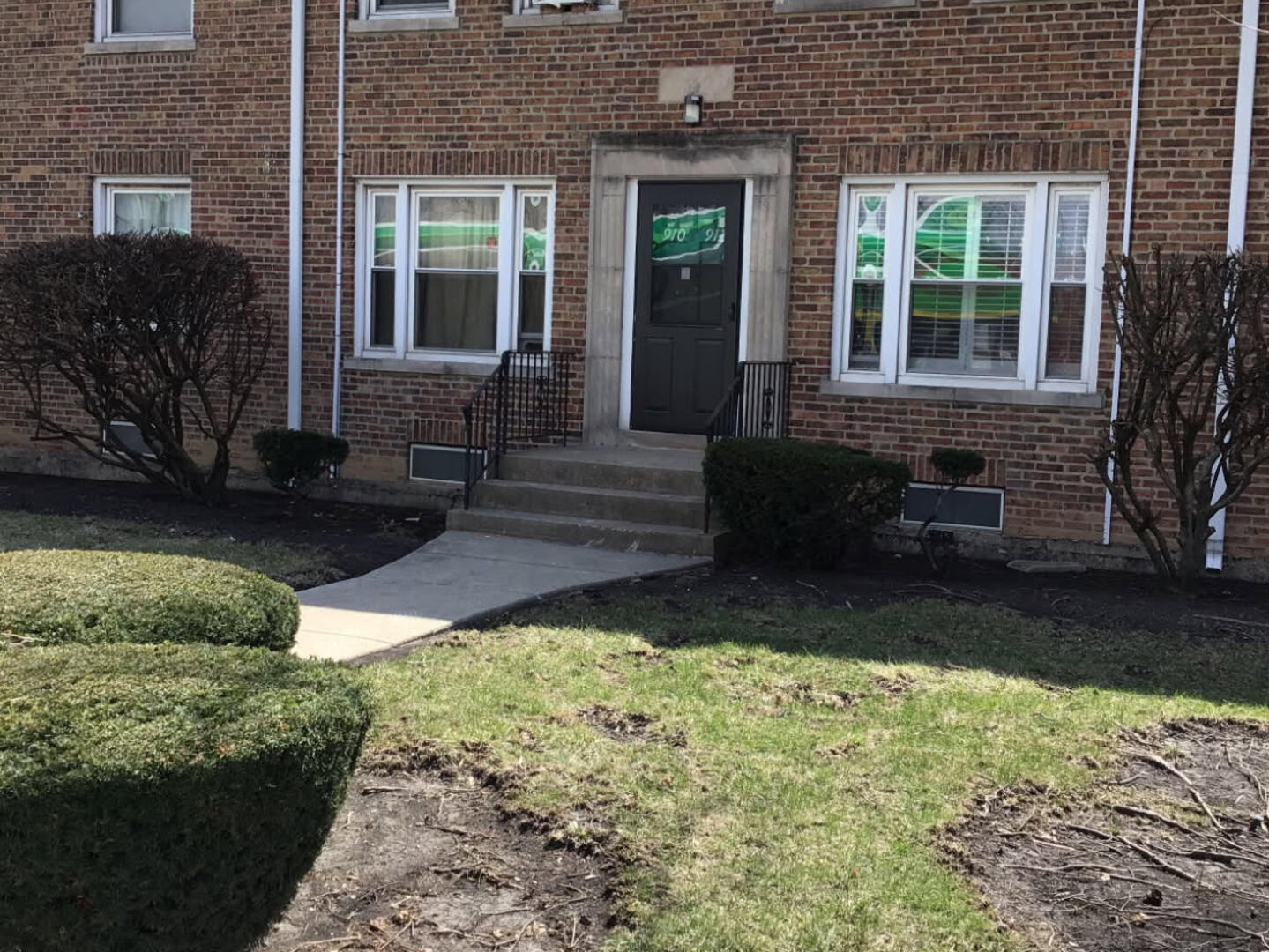 912 W Roosevelt Road #1, Broadview, IL 60155